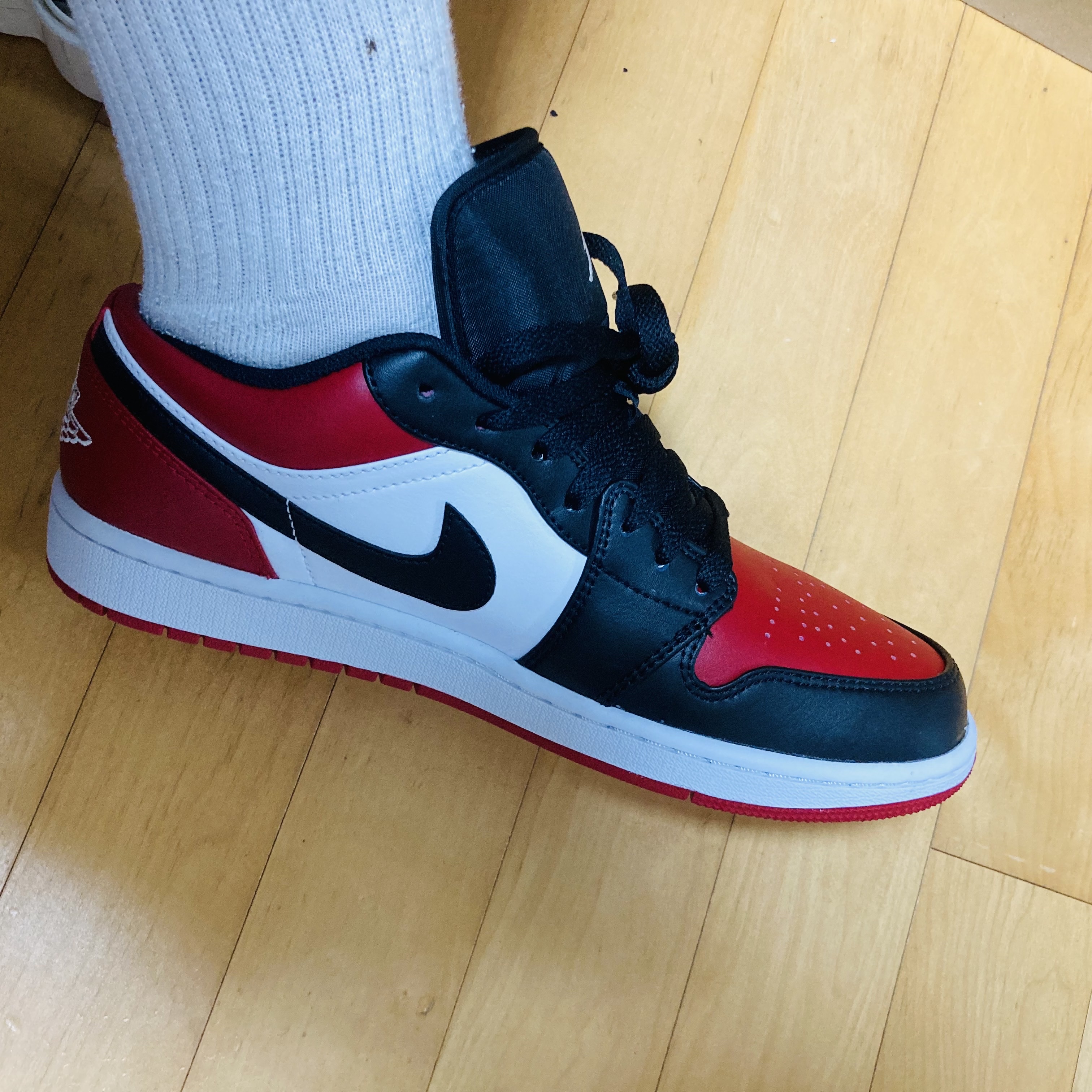 Jordan 1 Low Bred Toe 착용 스타일 - 1