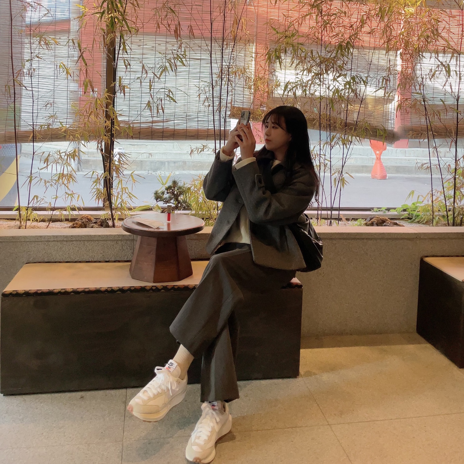 Nike x Sacai VaporWaffle White and Gum 착용 스타일