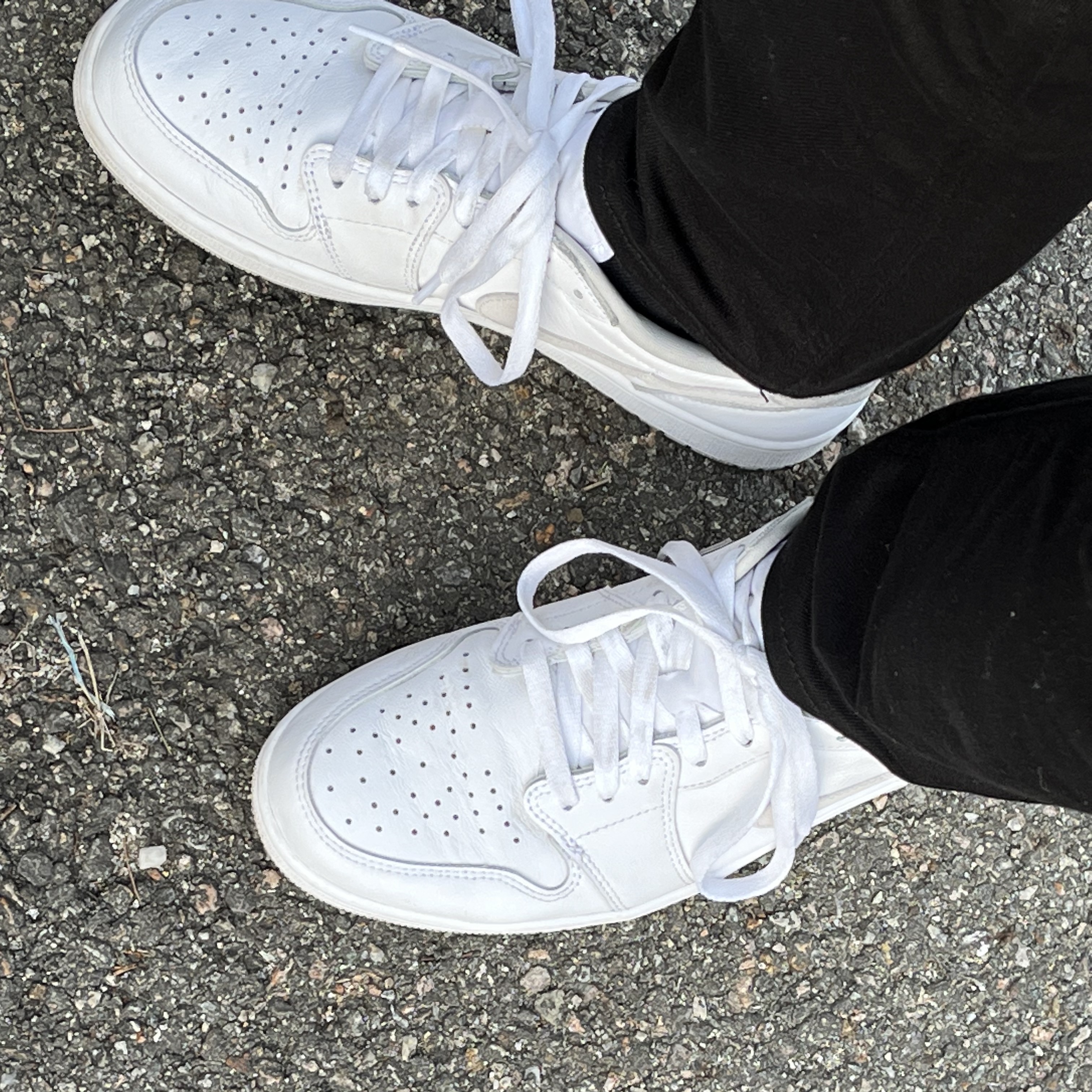 Jordan 1 Low OG Neutral Grey 착용 스타일