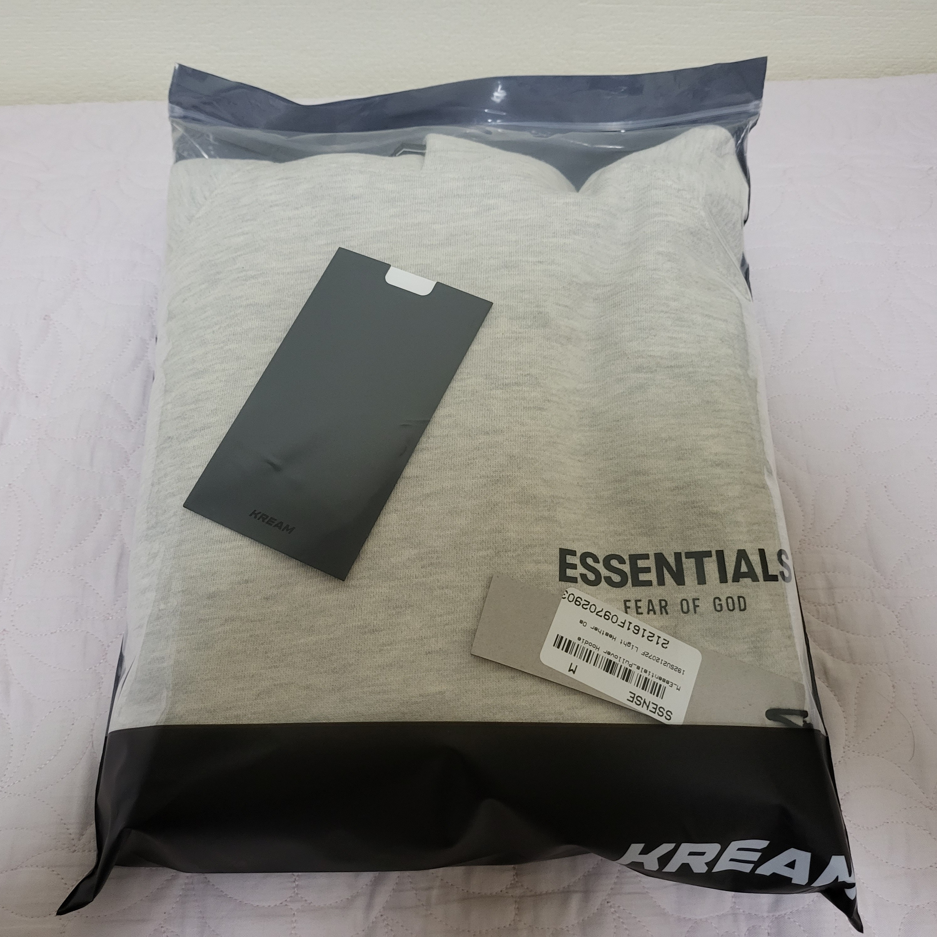 Essentials The Core Collection Pullover Hoodie Oatmeal 착용 스타일