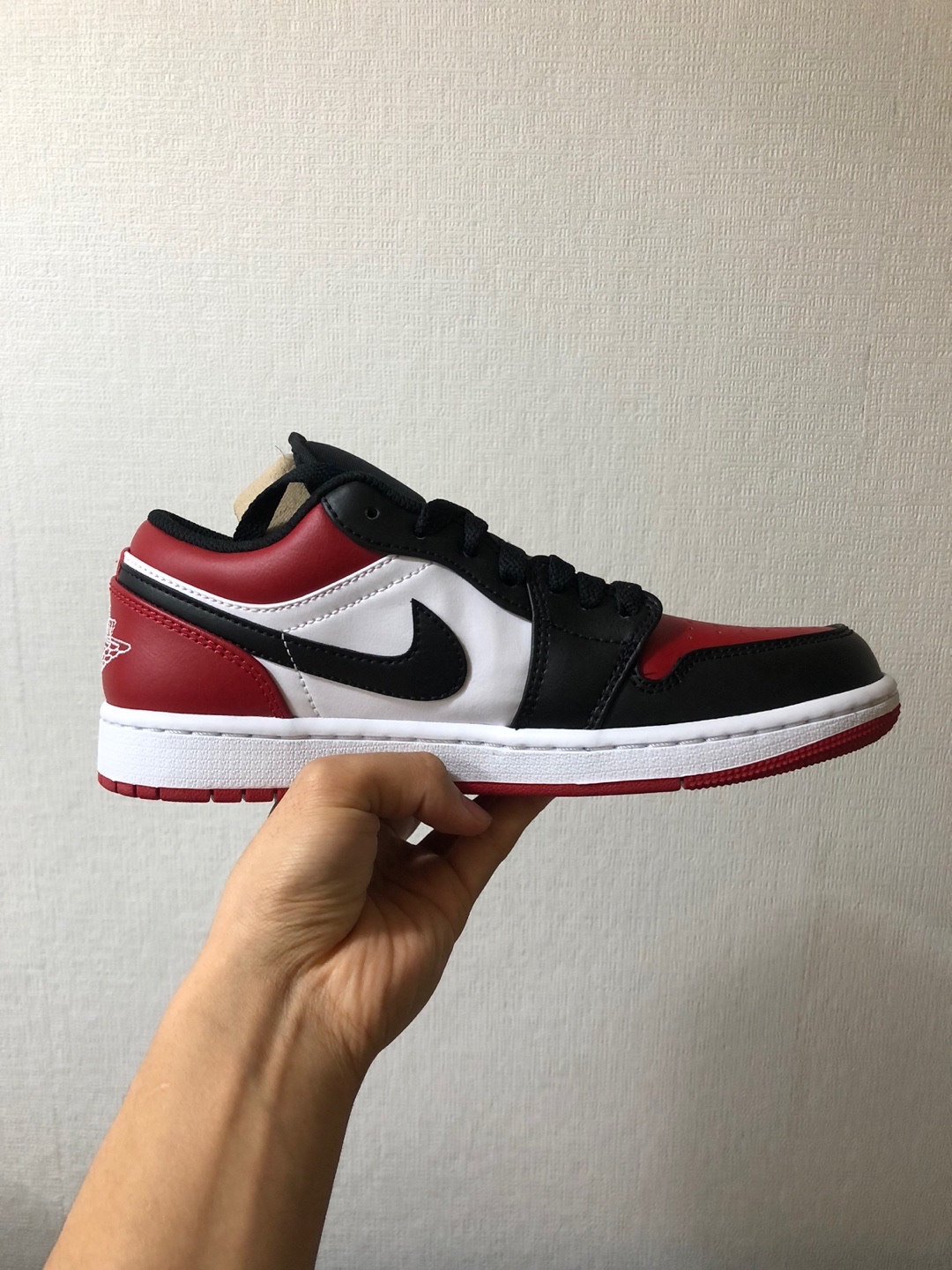 Jordan 1 Low Bred Toe 착용 스타일 - 1