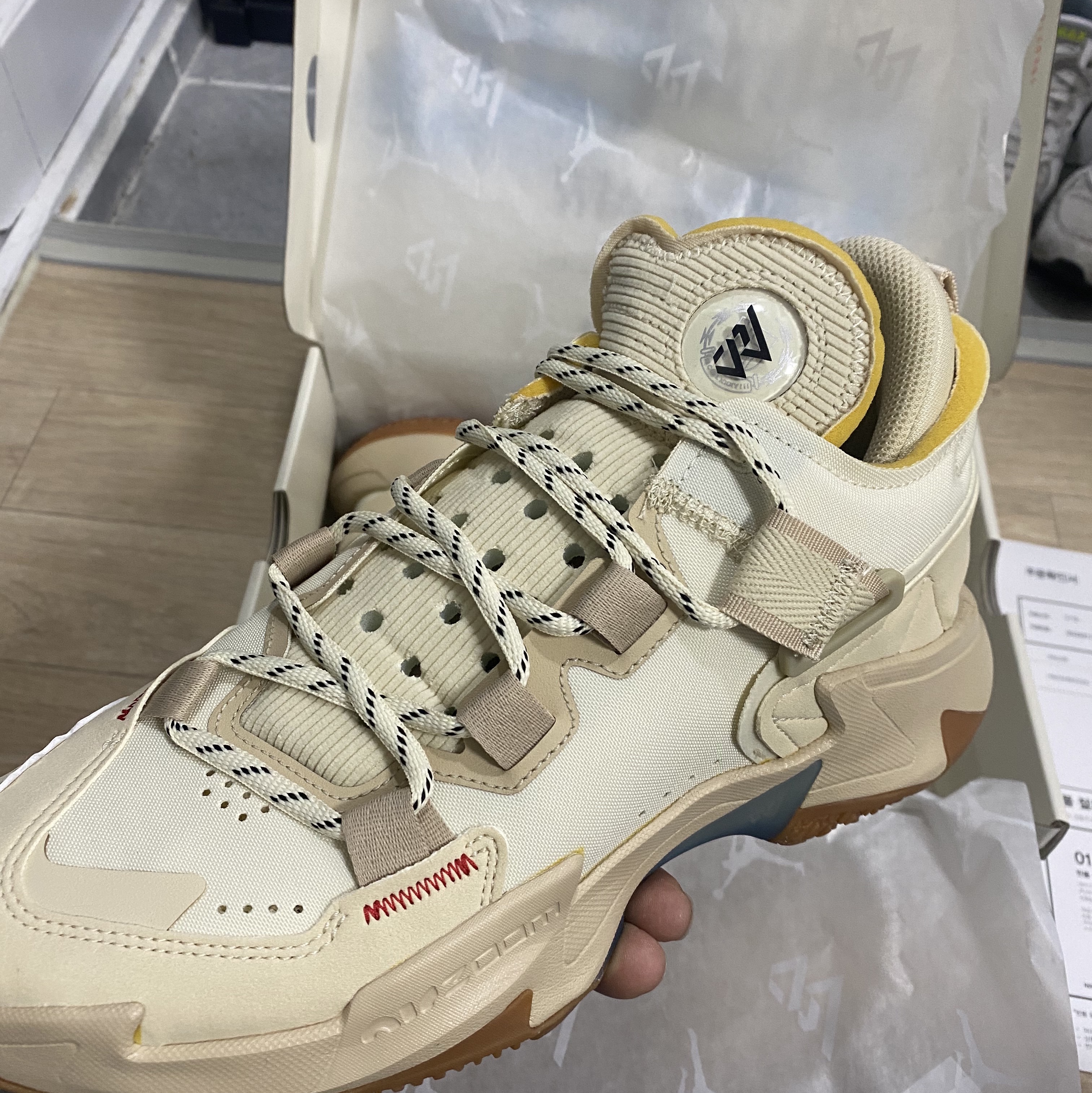Jordan x Russell Westbrook Honor the Gift Why Not ZER0.5 PF Sail 착용 스타일