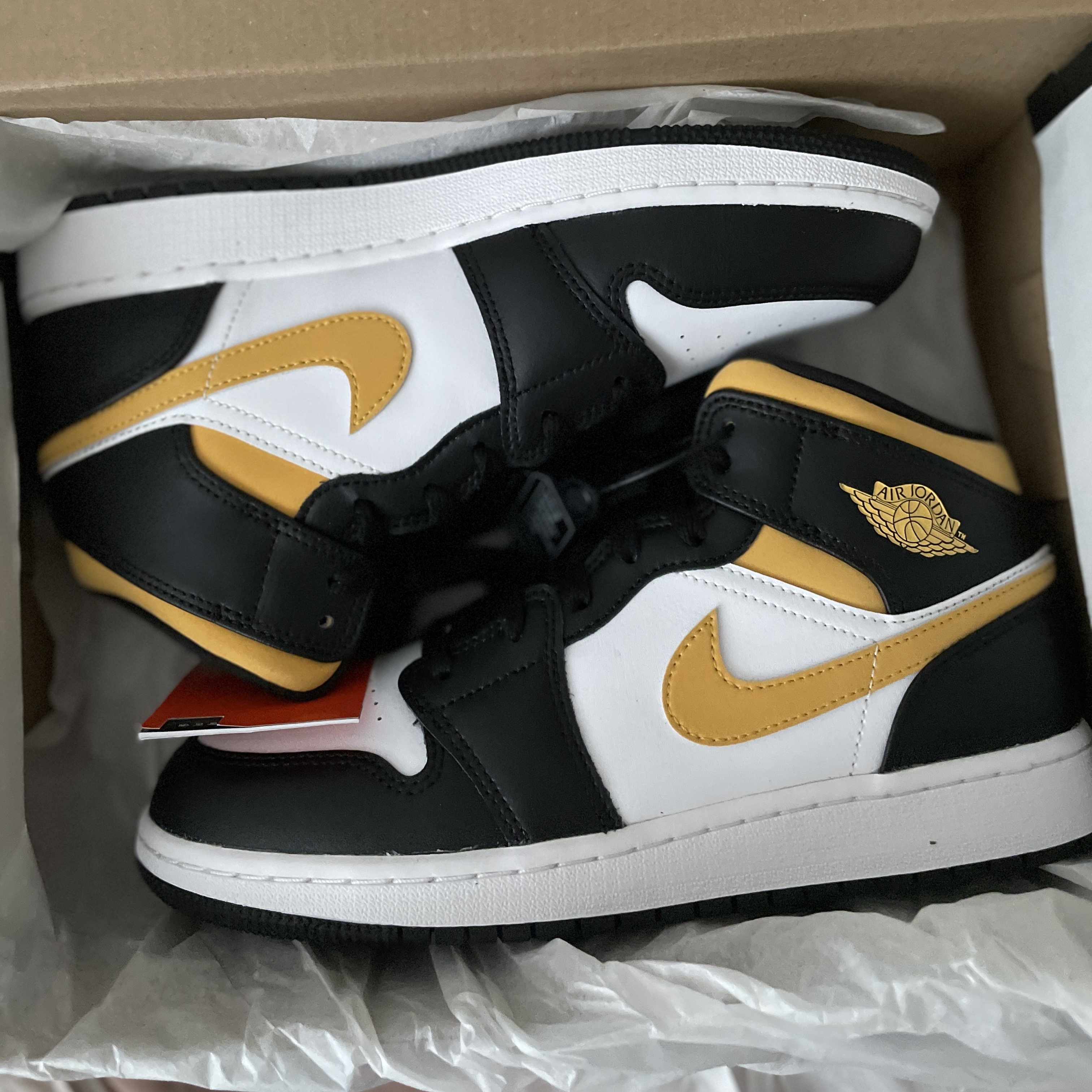 (GS) Jordan 1 Mid Pollen 착용 스타일 - 1