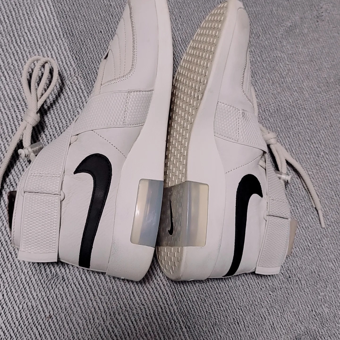 Nike x Fear of God Air Fear of God Raid Light Bone 착용 스타일 - 2