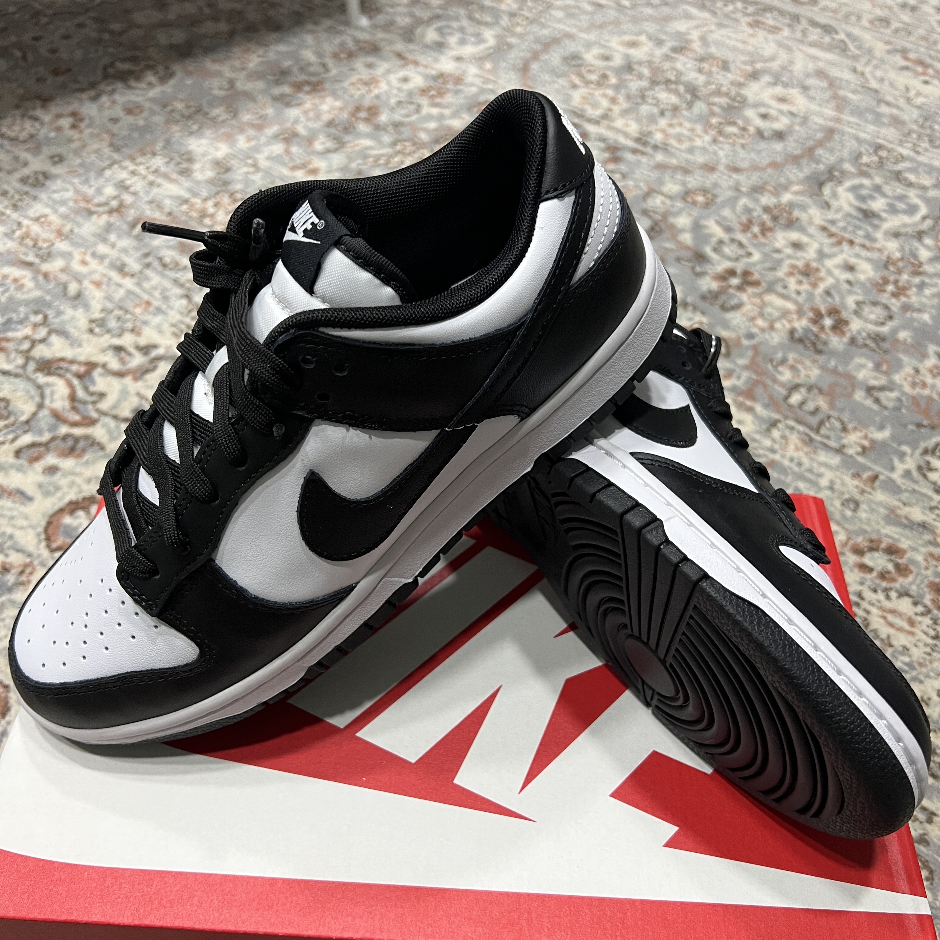 Nike Dunk Low Retro Black 착용 스타일 - 1