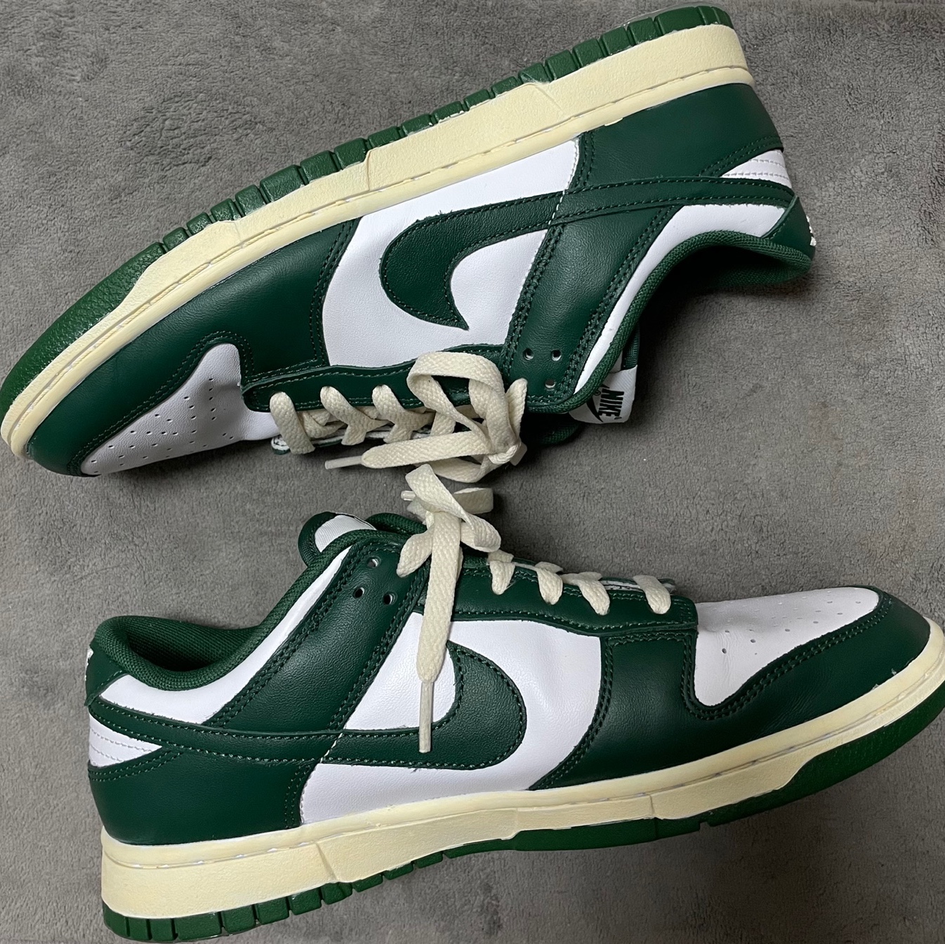 Nike Dunk Low Retro Varsity Green 착용 스타일 - 1