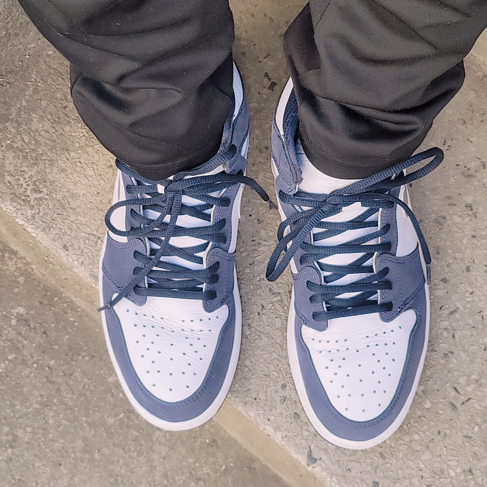 Jordan 1 Retro High OG CO.JP Midnight Navy 착용 스타일 - 2