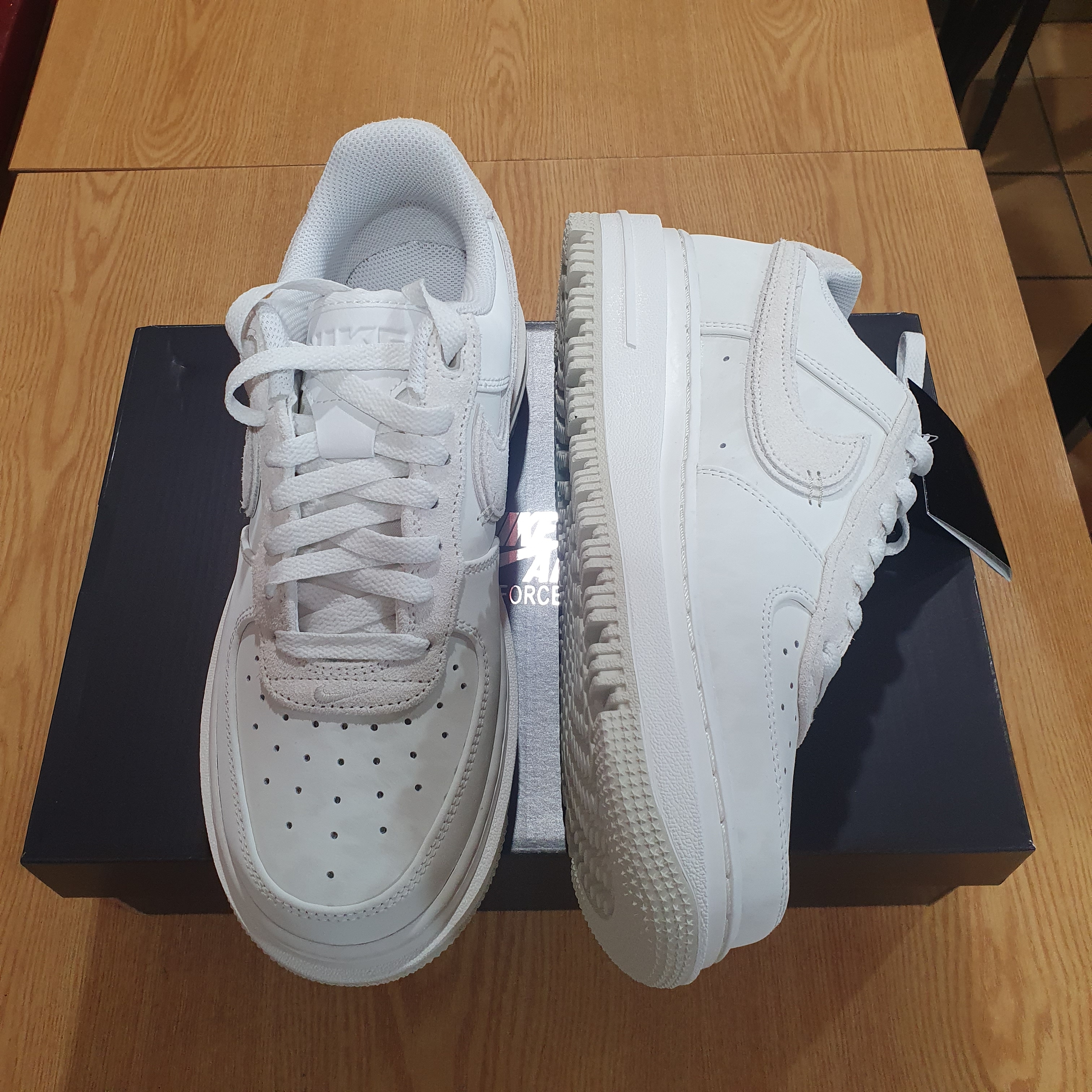 Nike Air Force 1 Luxe Summit White 착용 스타일 - 3