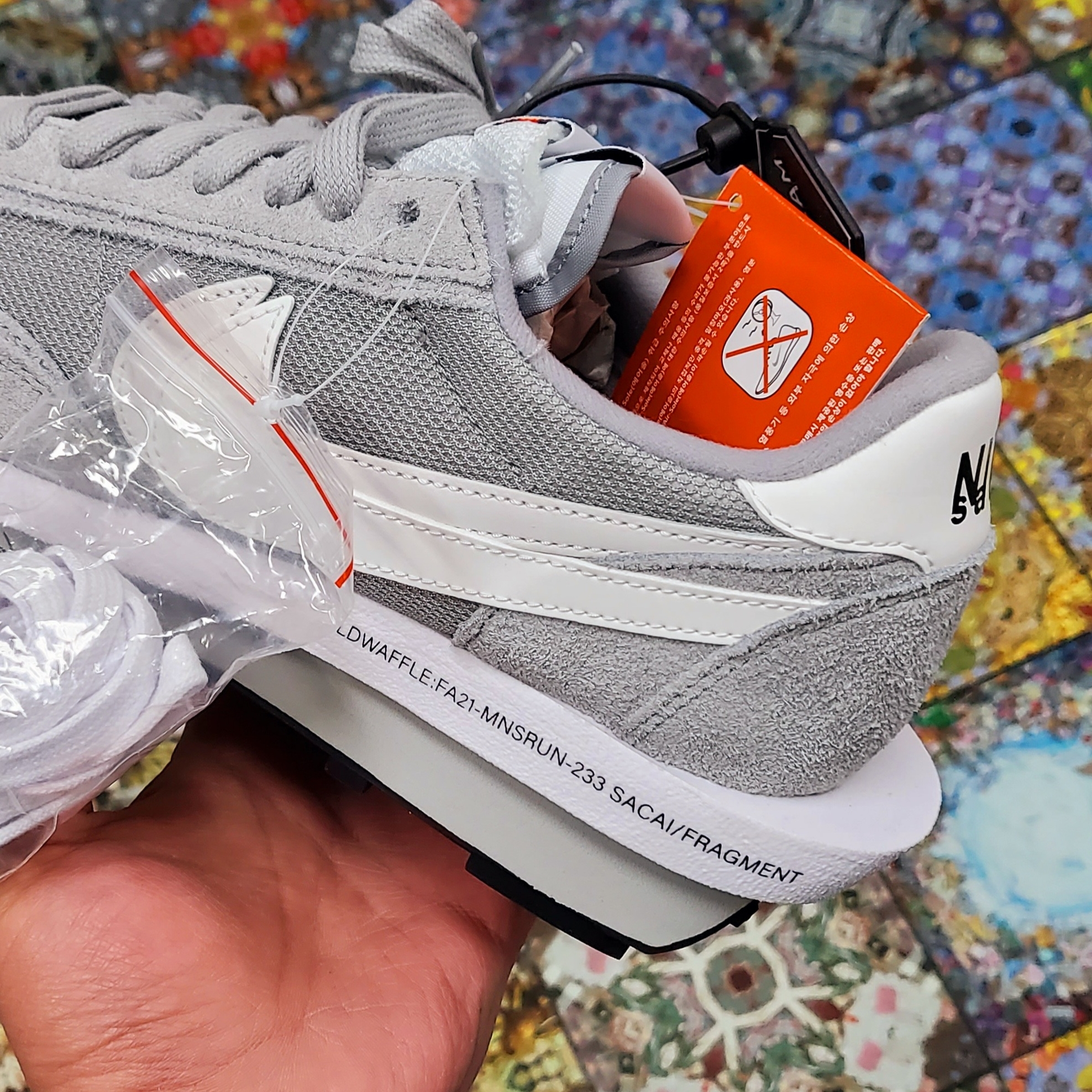 Nike x Sacai x Fragment LDWaffle Light Smoke Grey 착용 스타일 - 5