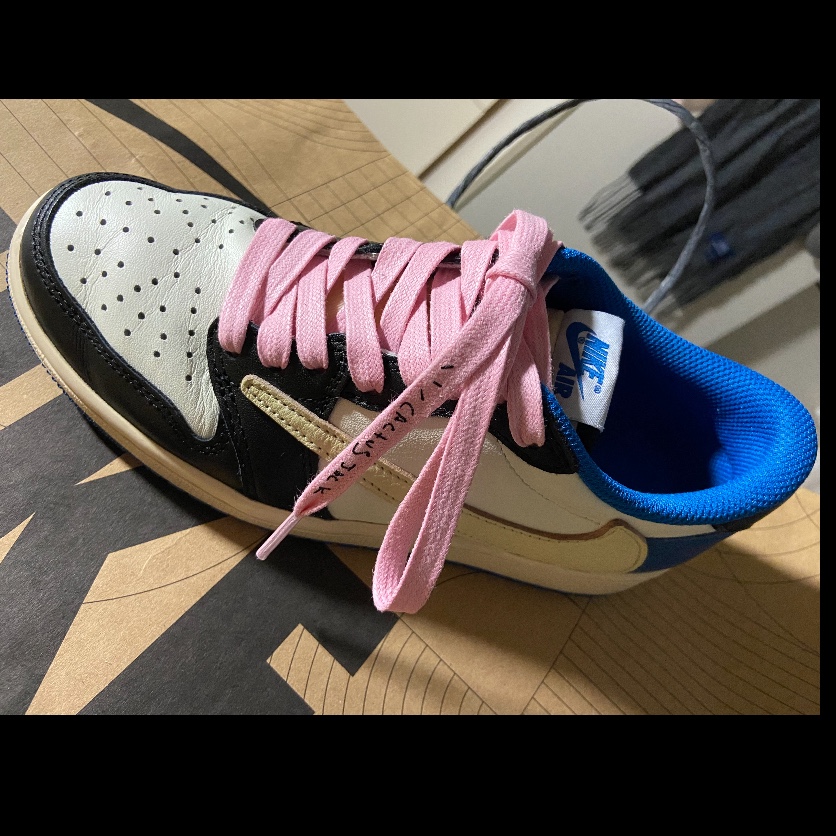 Jordan 1 x Travis Scott x Fragment Retro Low OG SP Military Blue 착용 스타일 - 1