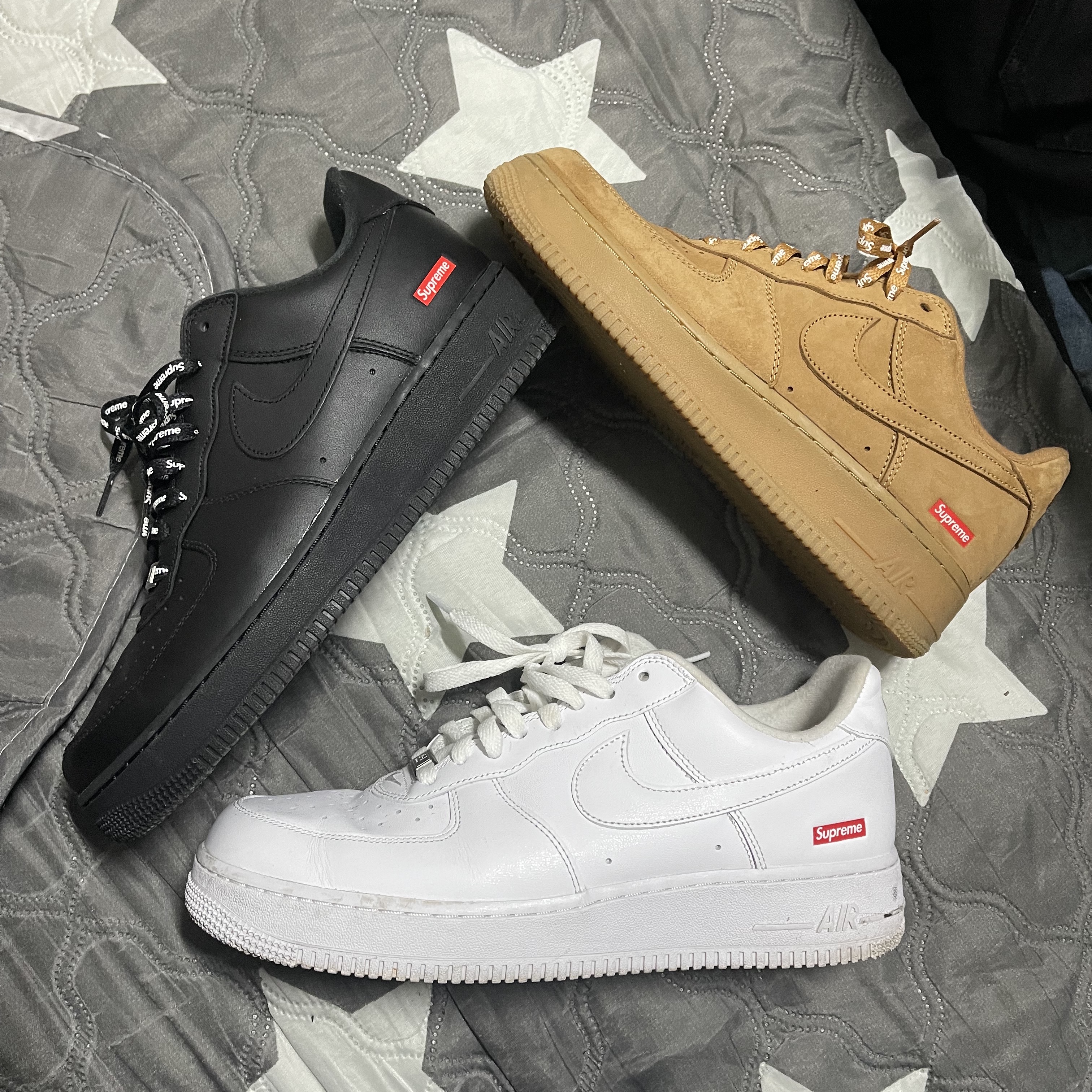 Nike x Supreme Air Force 1 Low Black, Nike x Supreme Air Force 1 Low White 착용 스타일 - 1