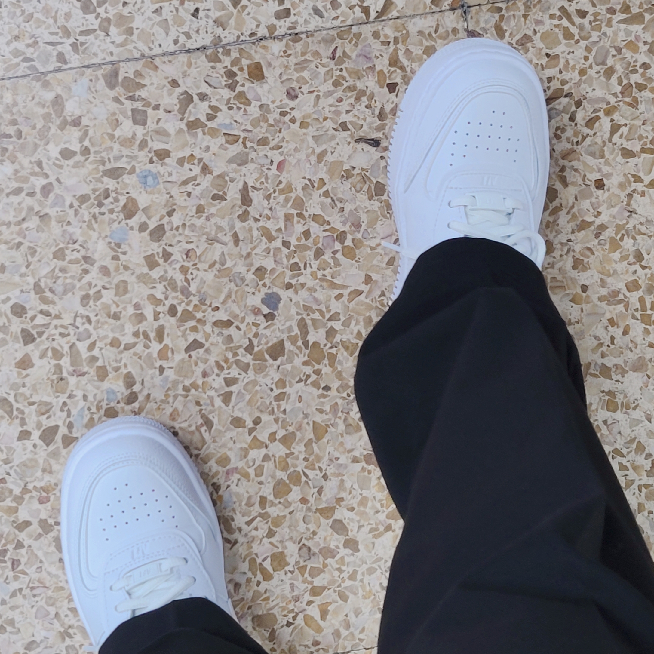 (W) Nike Air Force 1 Shadow Triple White 착용 스타일