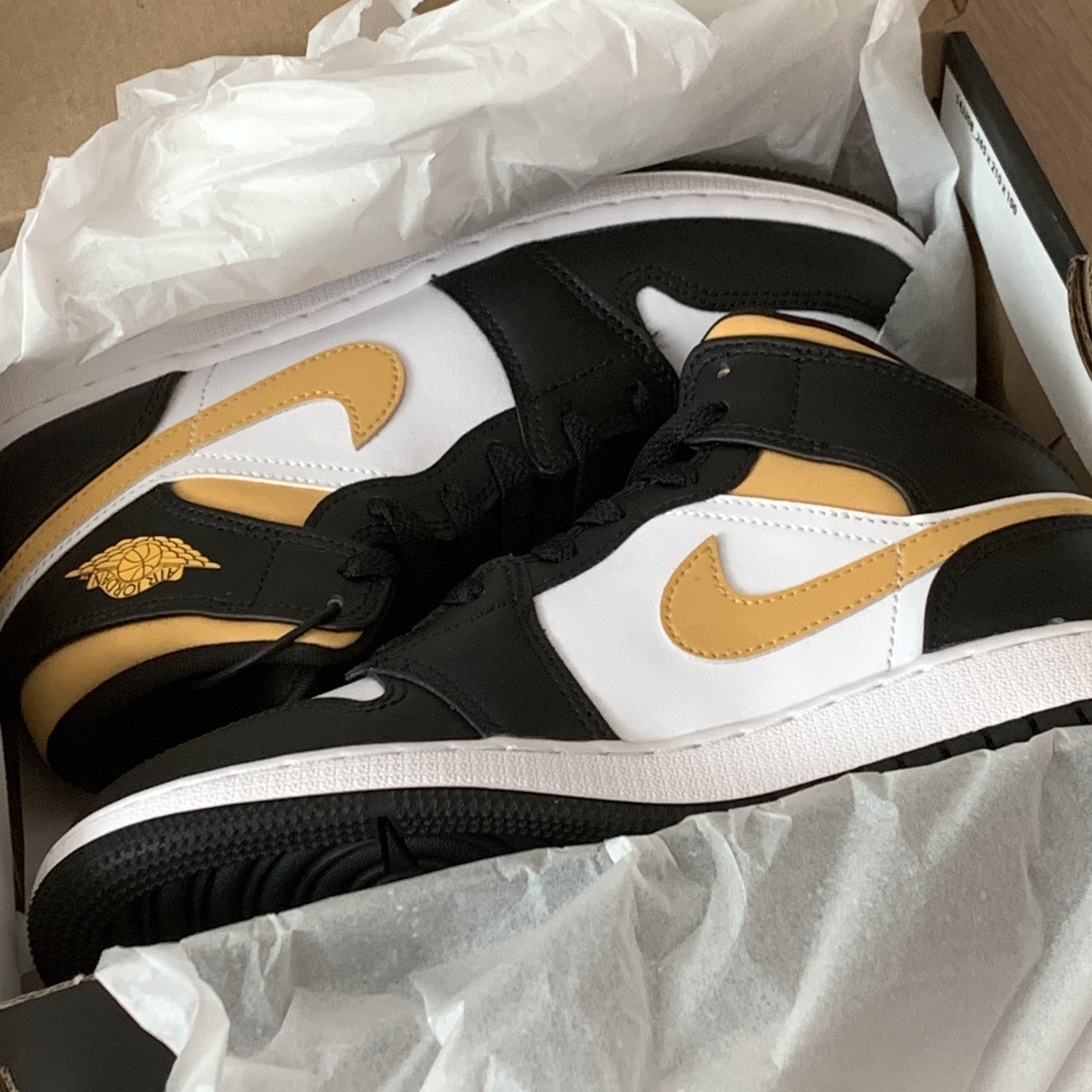 (GS) Jordan 1 Mid Pollen 착용 스타일 - 1