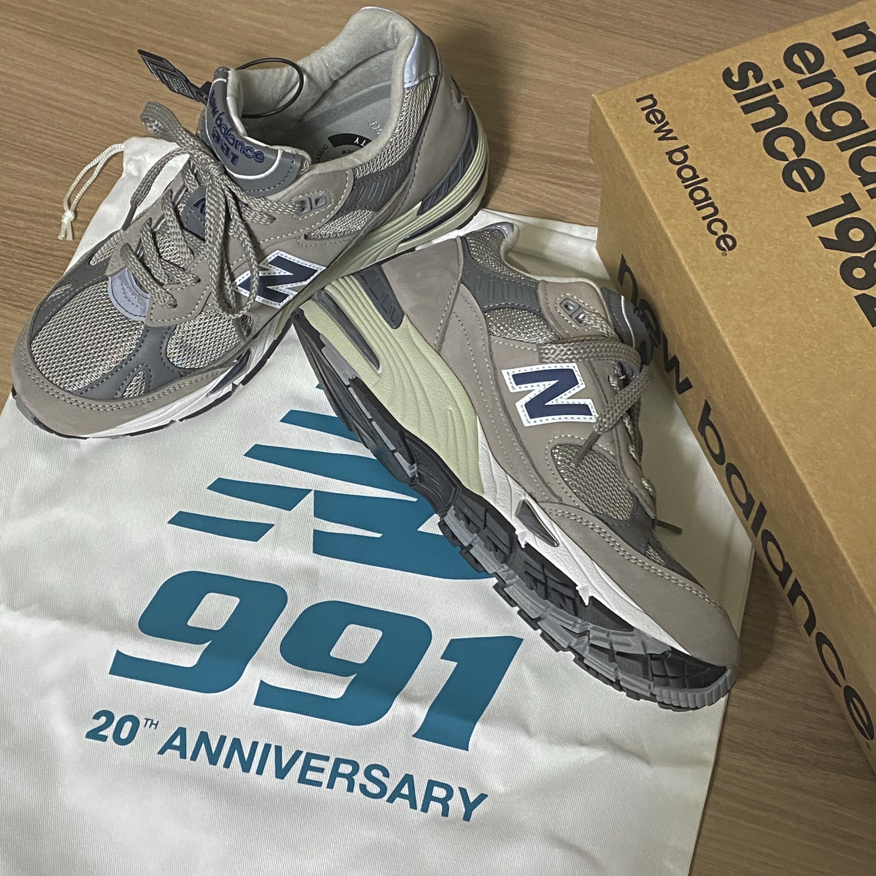 New Balance 991 Made in UK 20th Anniversary Grey 착용 스타일