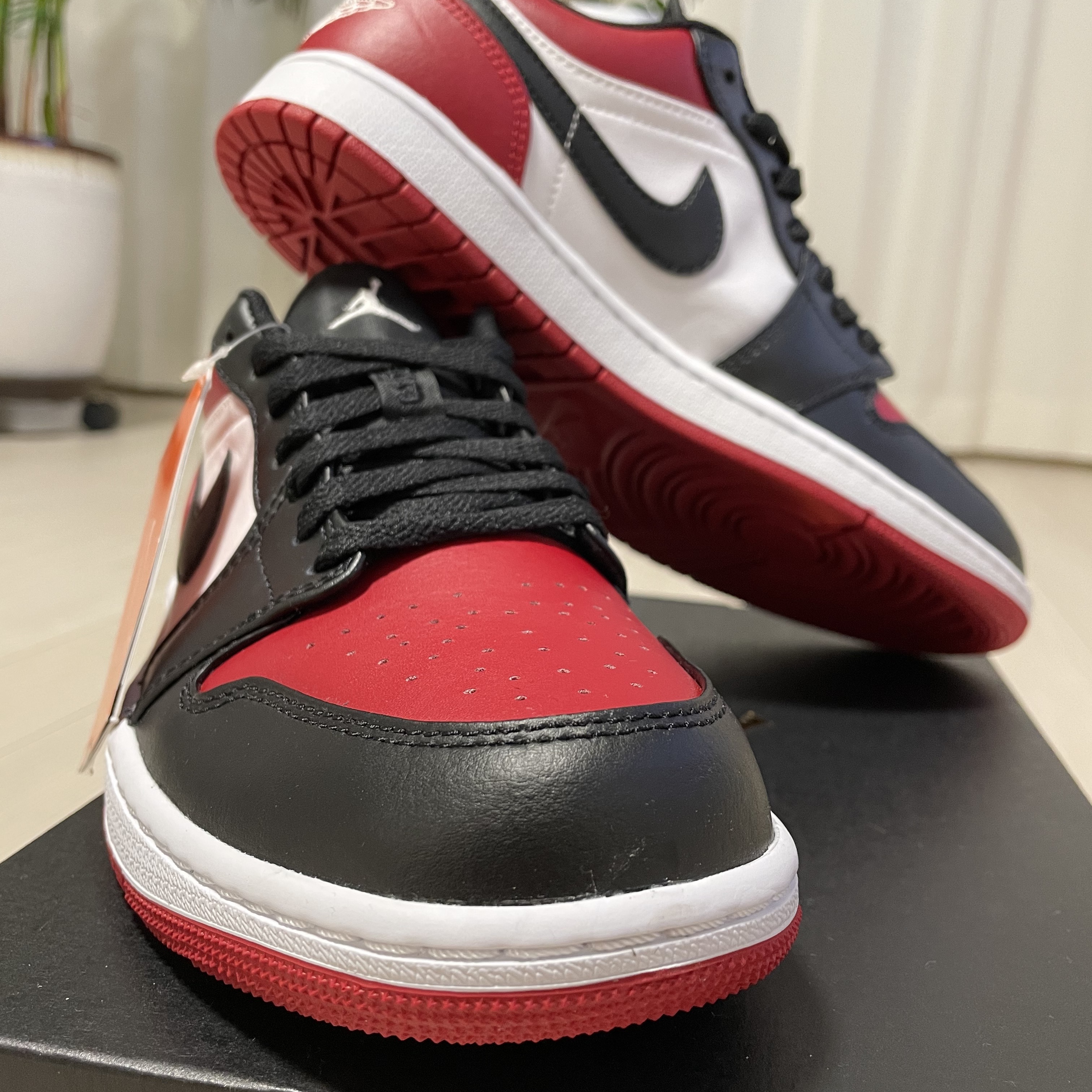 Jordan 1 Low Bred Toe 착용 스타일 - 2