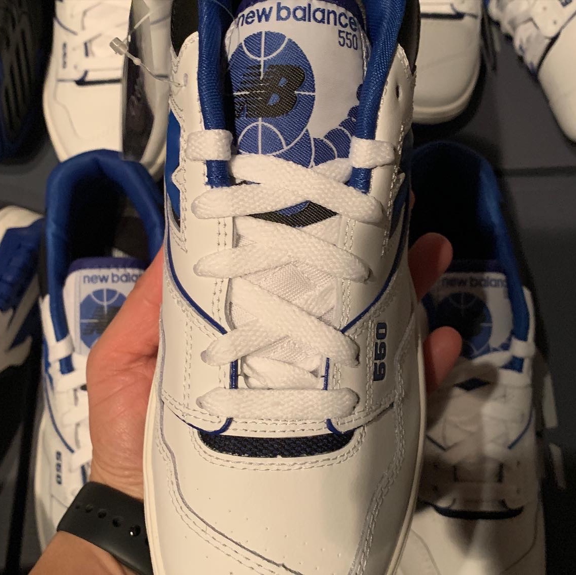 New Balance 550 White Blue - 2E Wide 착용 스타일 - 3