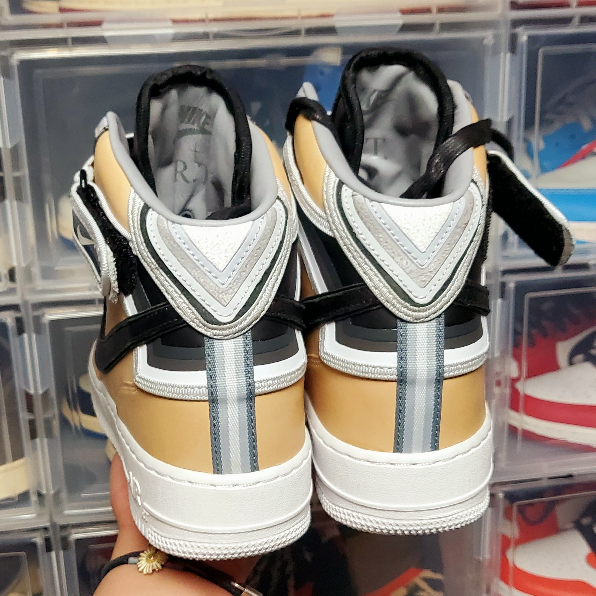 Nike x Riccardo Tisci Air Force 1 Mid Tan 착용 스타일 - 5