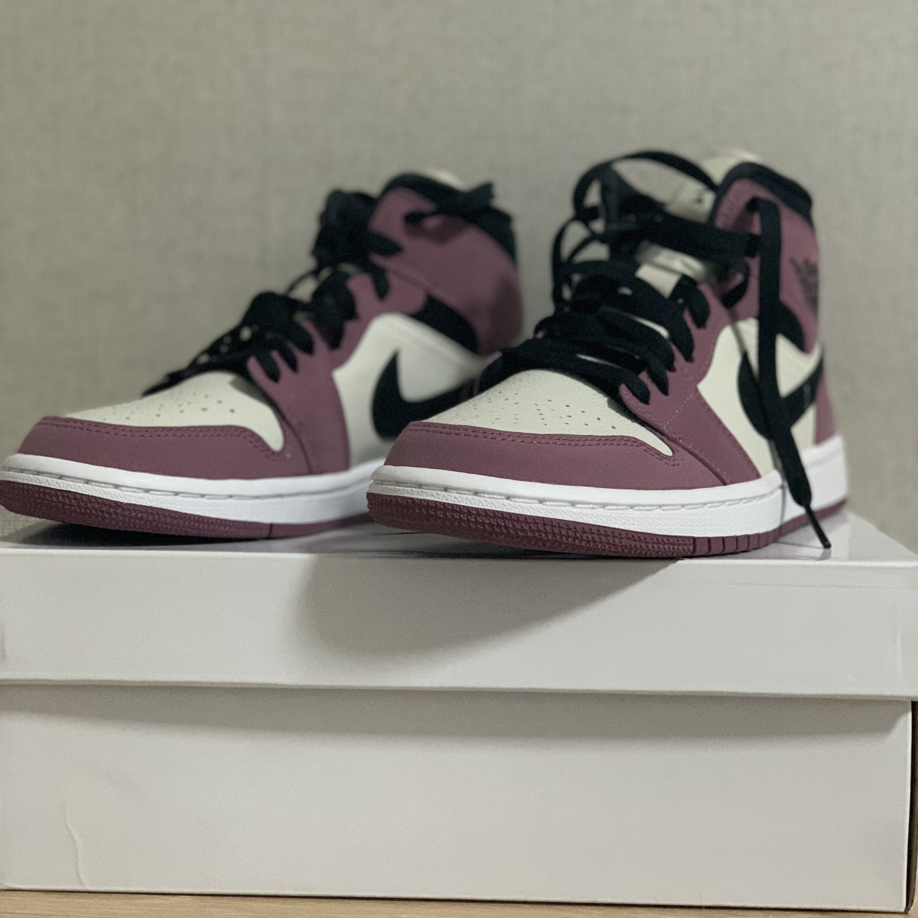 (W) Jordan 1 Mid SE Light Mulberry 착용 스타일 - 3