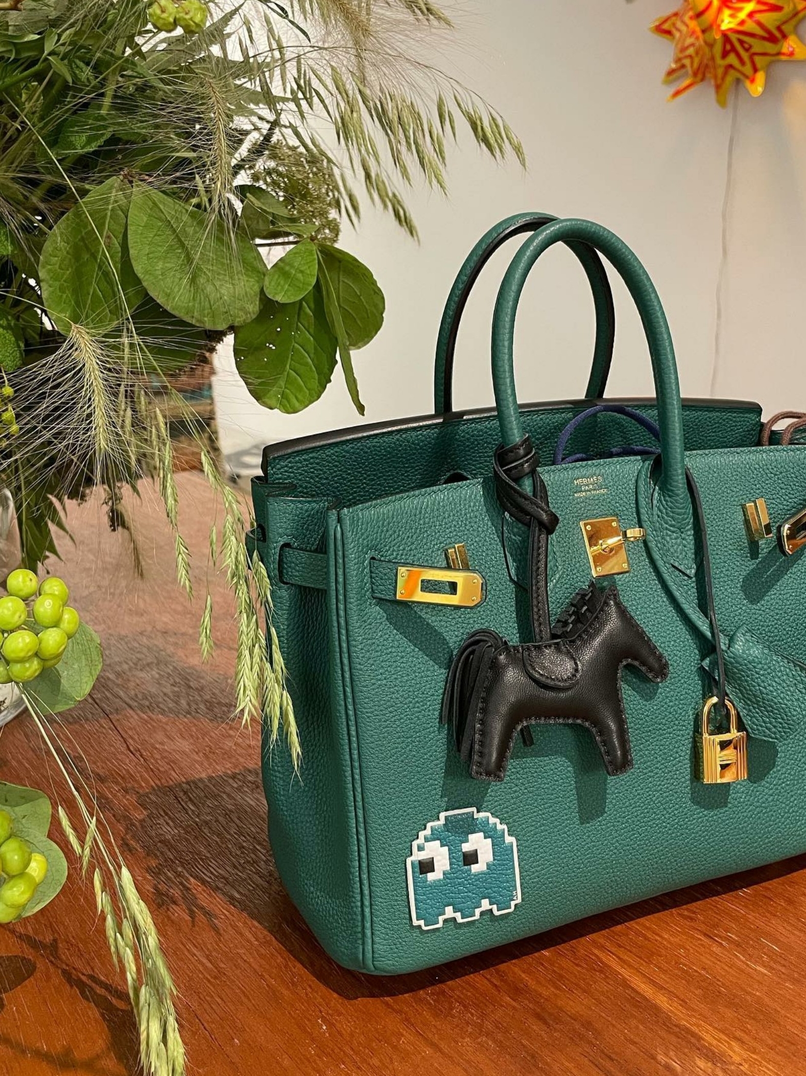 Hermes Birkin 25 Bag Togo & Gold, Hermes Rodeo PM Charm Milo & Noir 착용 스타일 - 2