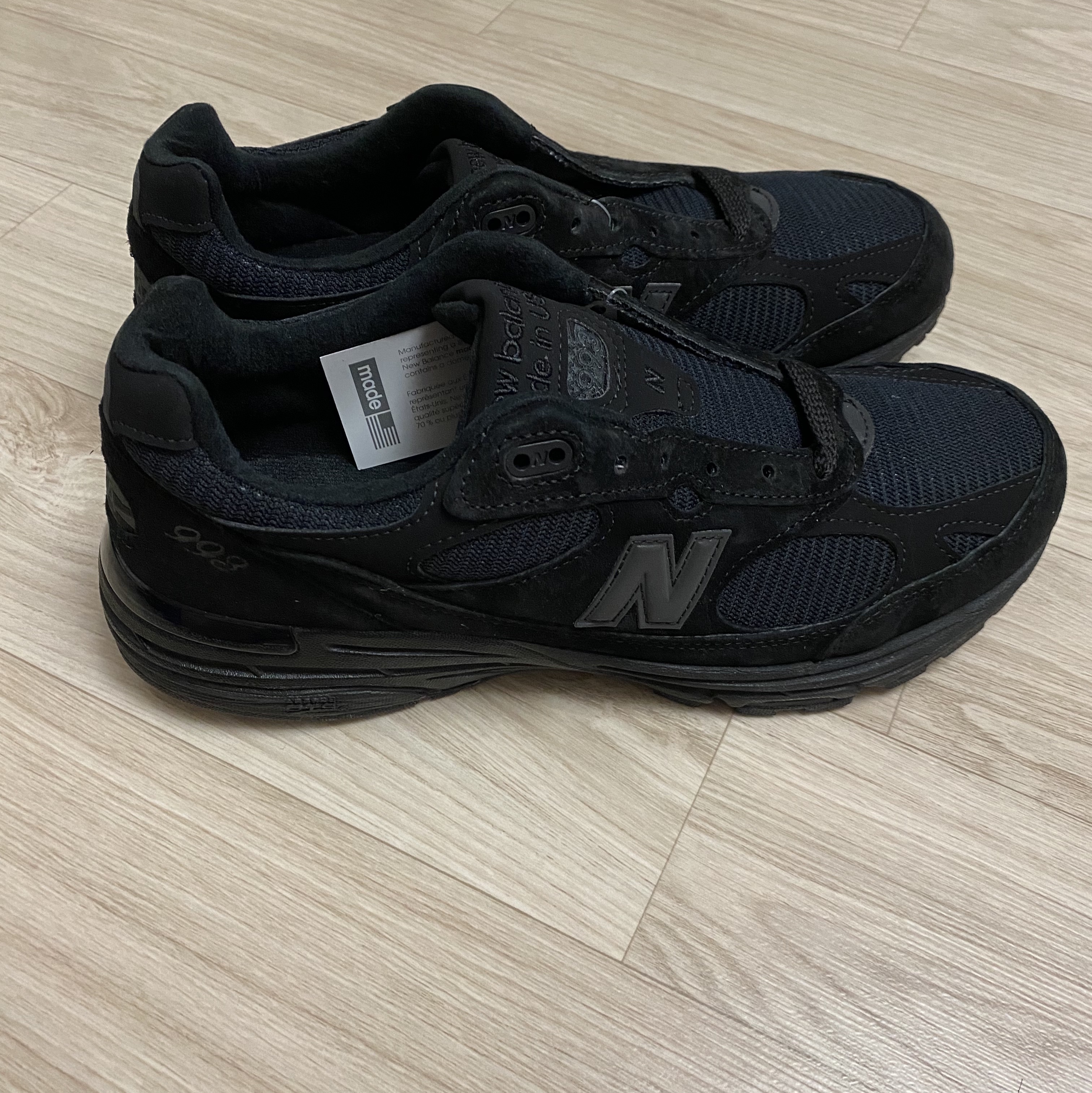New Balance 993 Made in USA Triple Black - D Standard 착용 스타일 - 2