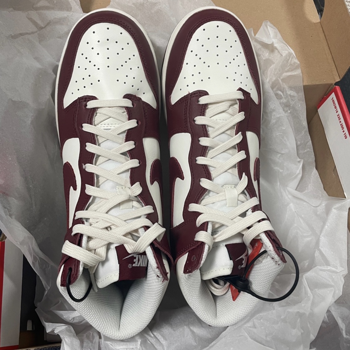 (W) Nike Dunk High Team Red 착용 스타일 - 3