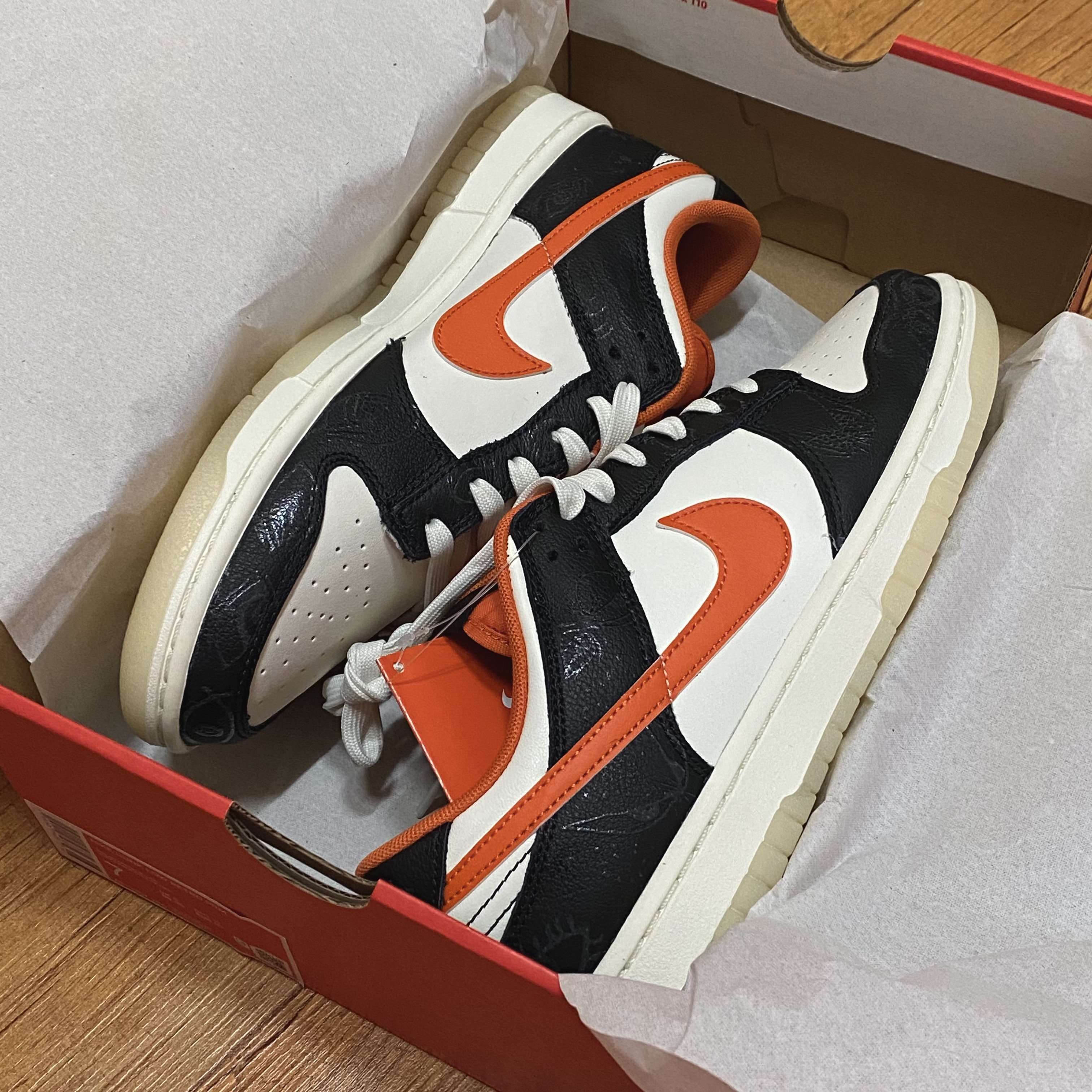 Nike Dunk Low Retro PRM Halloween 착용 스타일