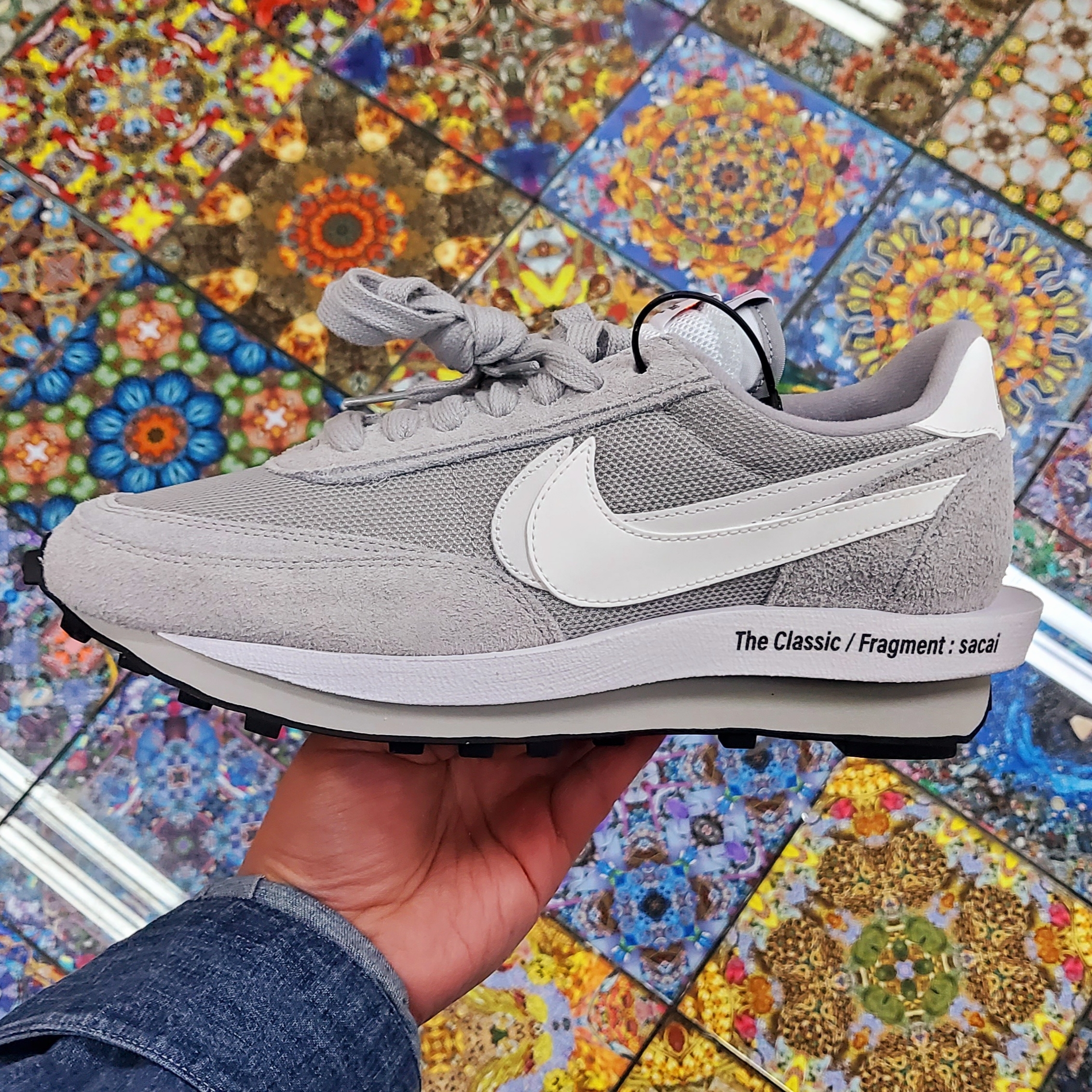 Nike x Sacai x Fragment LDWaffle Light Smoke Grey 착용 스타일 - 2