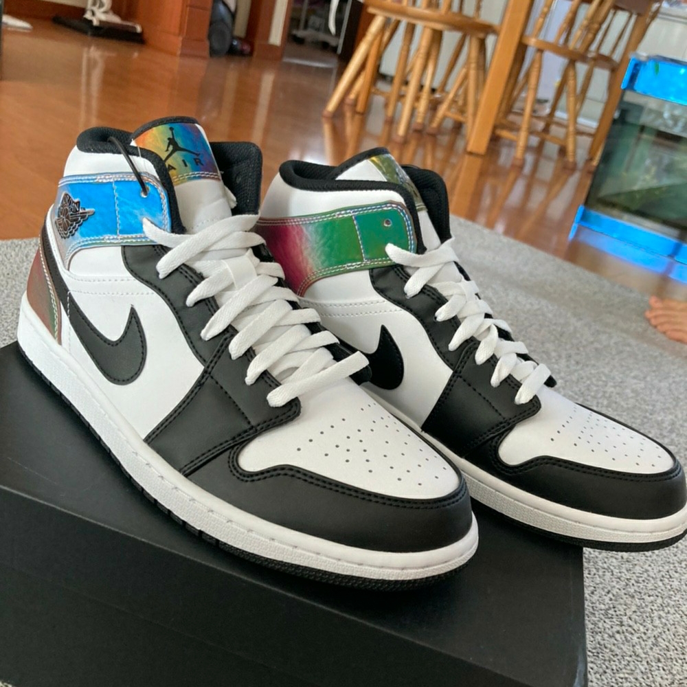 Jordan 1 Mid SE Heat Reactive 착용 스타일 - 2