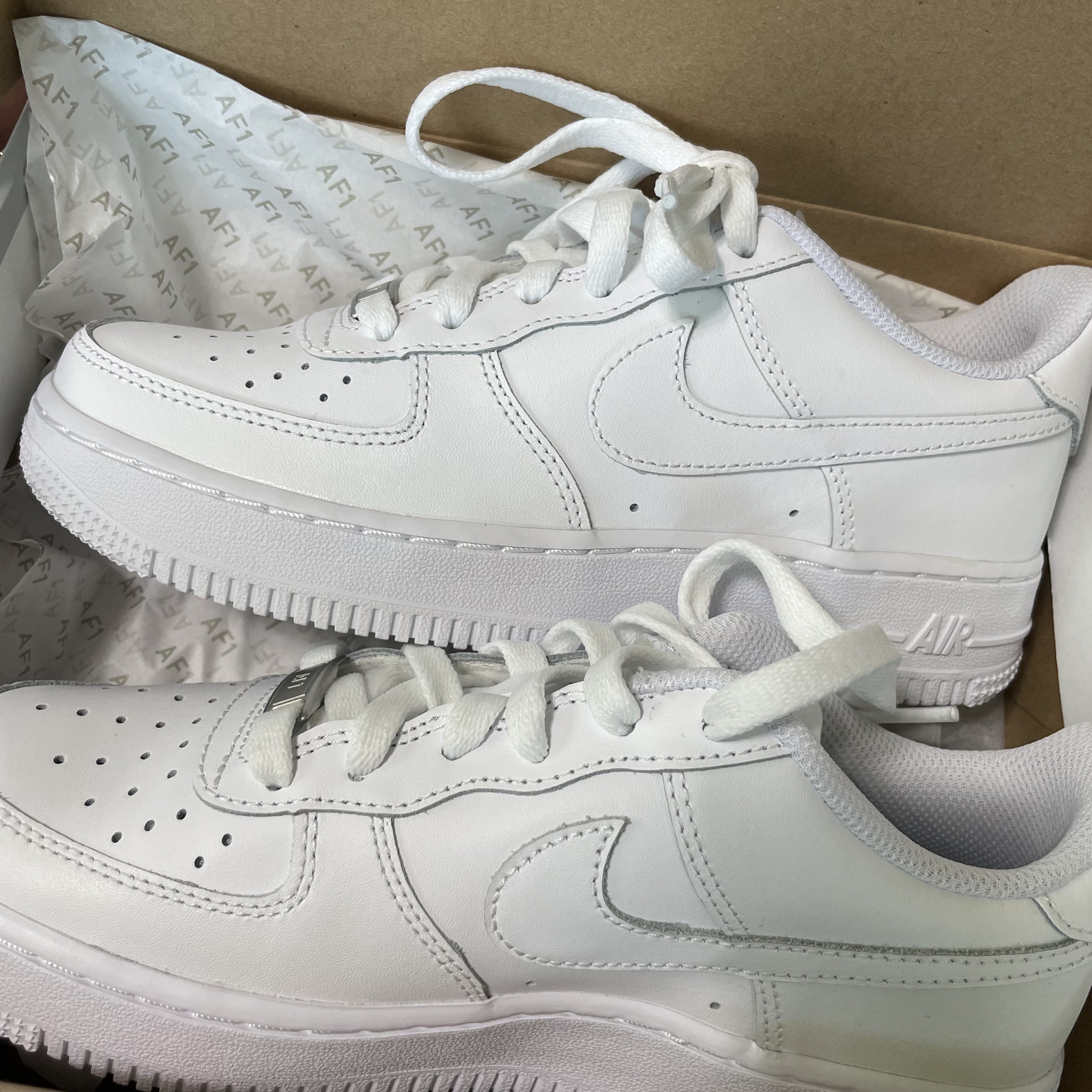 (GS) Nike Air Force 1 LE White 착용 스타일