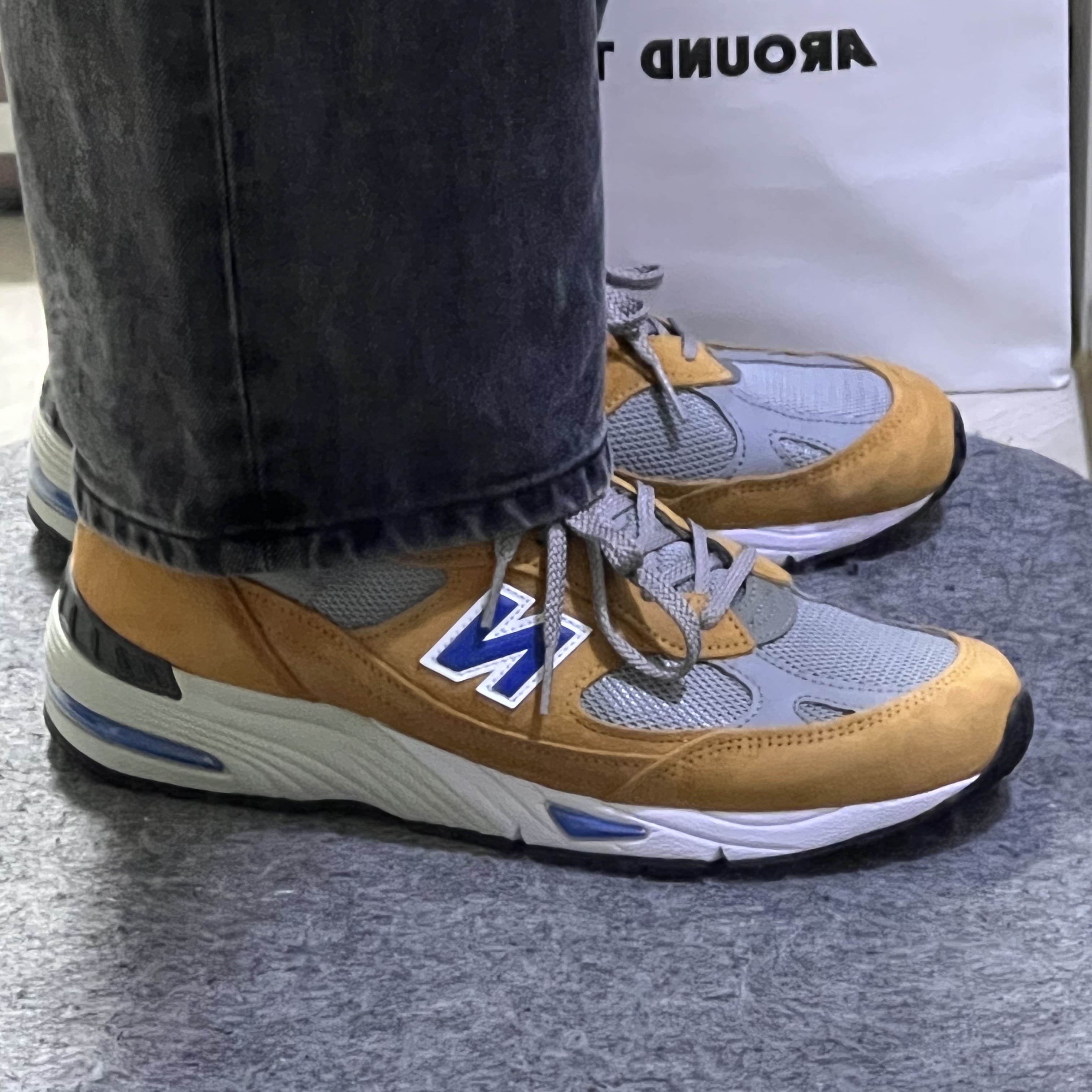 New Balance 991 Made in UK Yellow Blue 착용 스타일