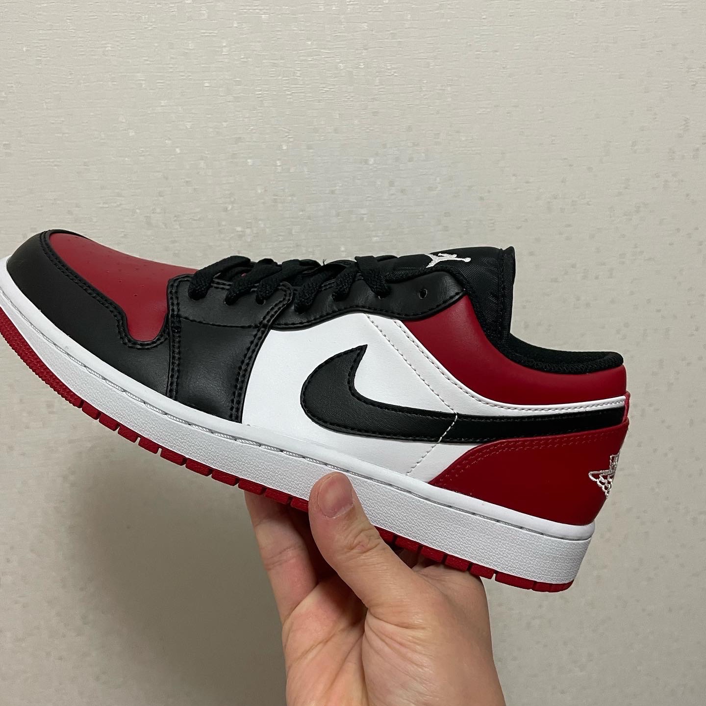 Jordan 1 Low Bred Toe 착용 스타일 - 1