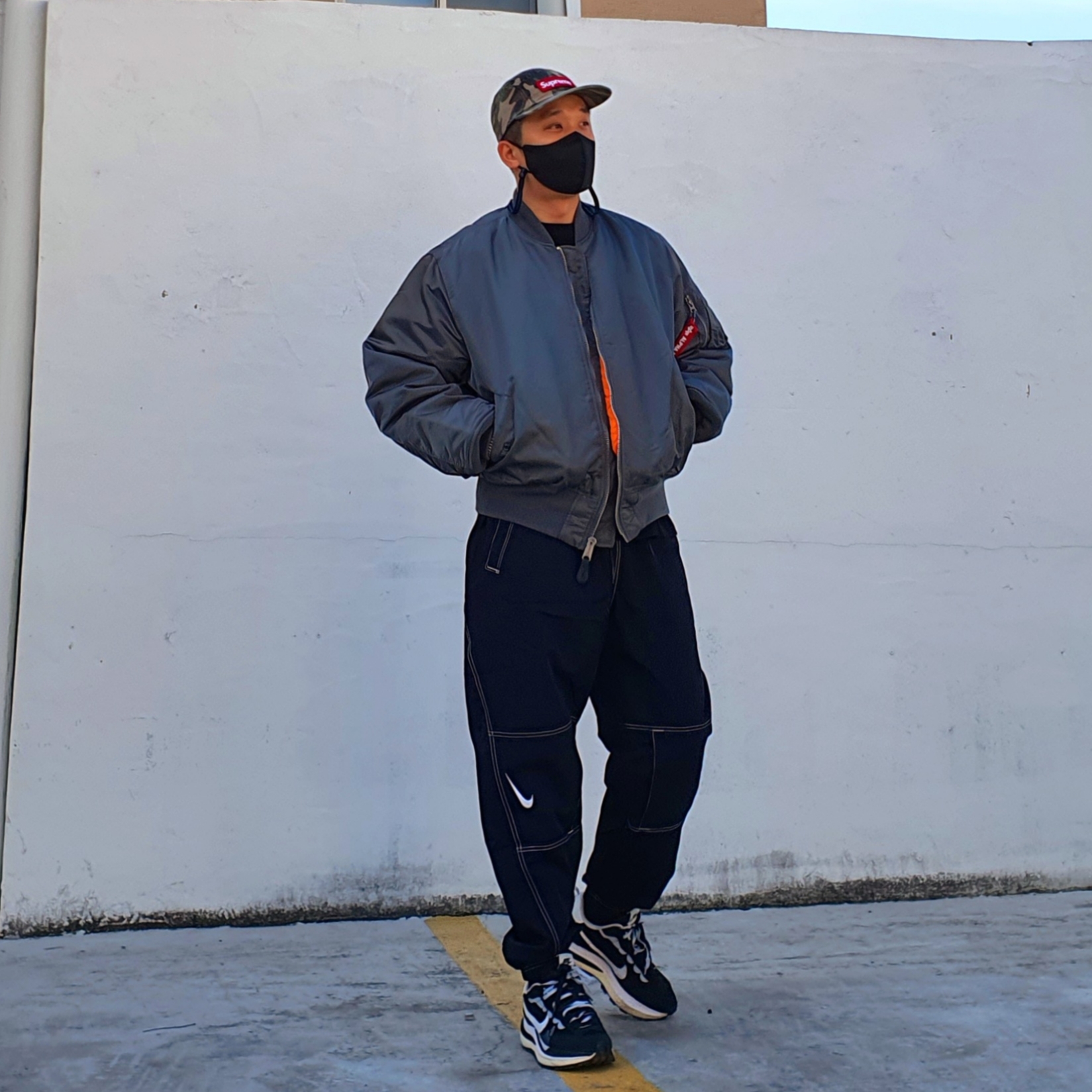 Nike x Sacai VaporWaffle Black White, ALPHA INDUSTRIES MA-1 Flight Jacket Gunmetal 착용 스타일