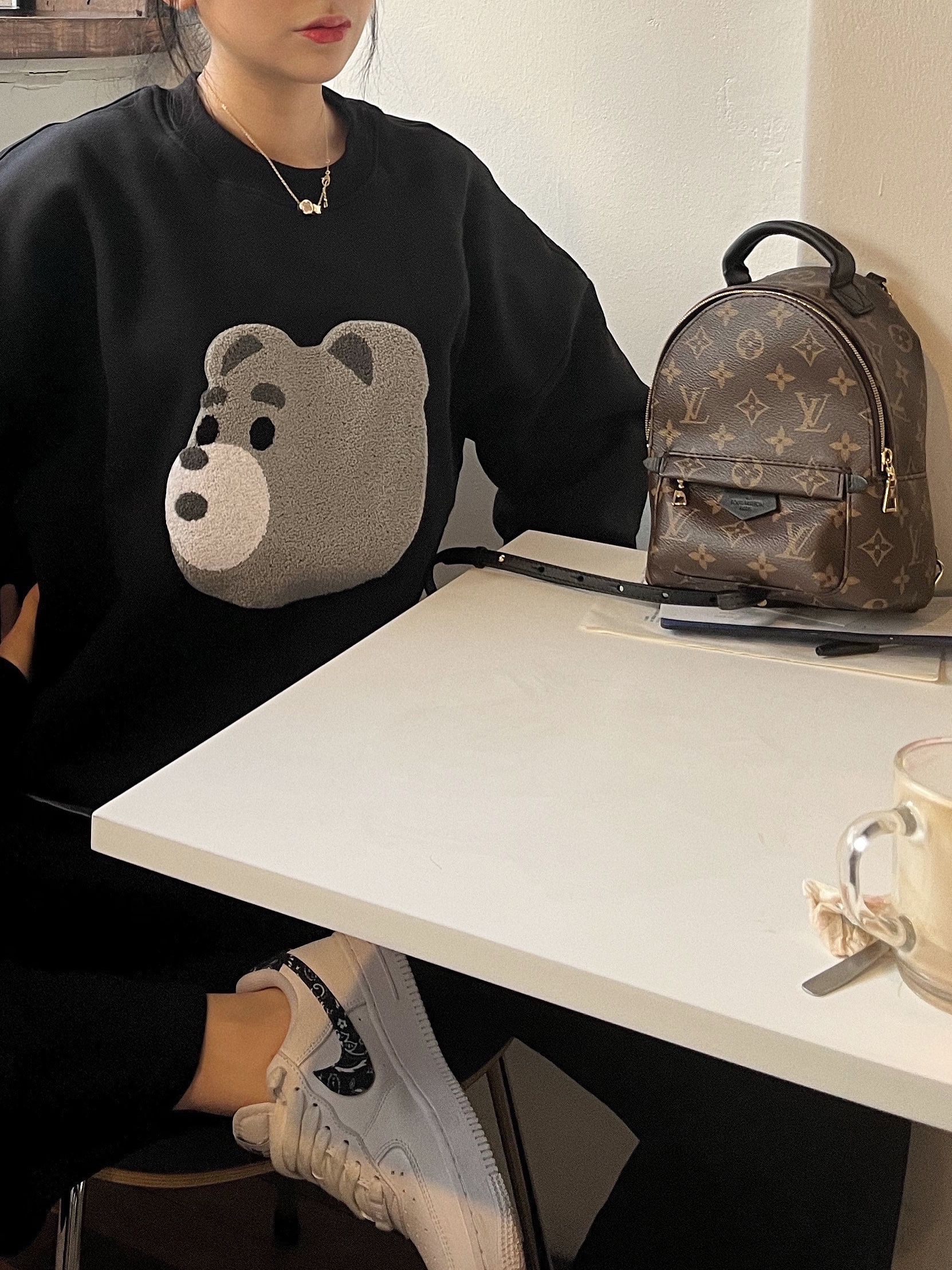 Gucci x Balenciaga The Hacker Project Gucci Horsebit 1955 Mini Handbag Beige Ebony, Louis Vuitton Palm Springs Mini Backpack Monogram 착용 스타일 - 2