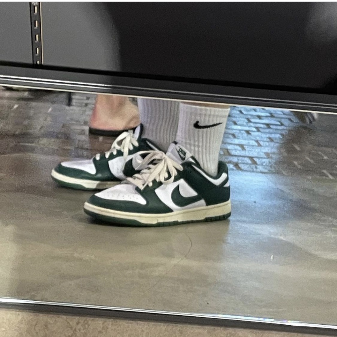 Nike Dunk Low Retro Varsity Green 착용 스타일 - 2