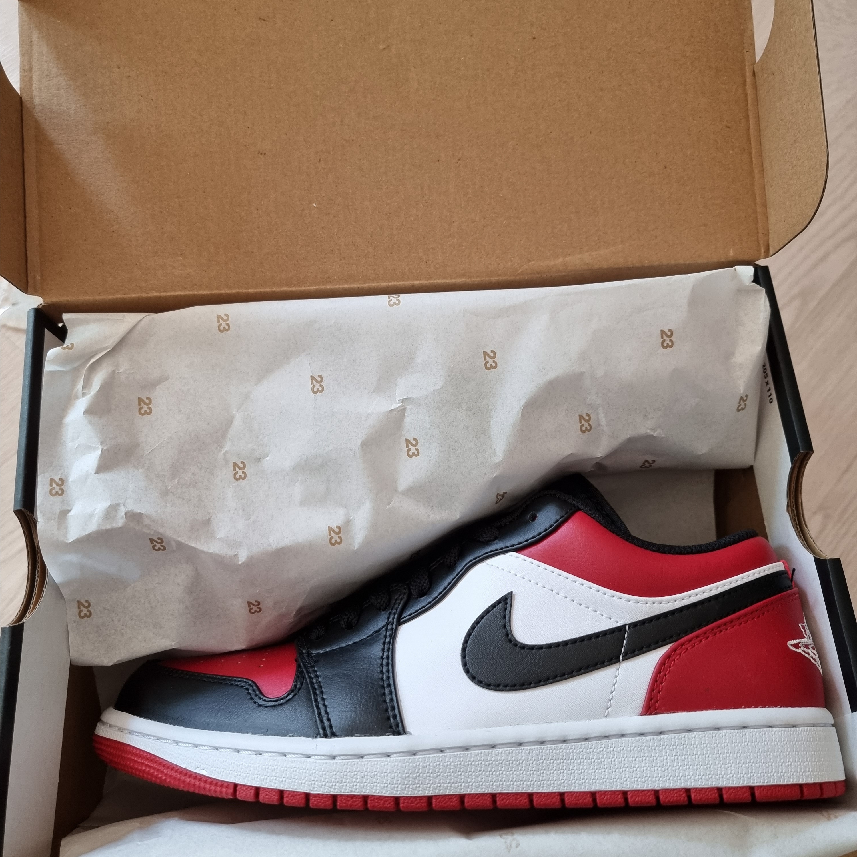 Jordan 1 Low Bred Toe 착용 스타일 - 4