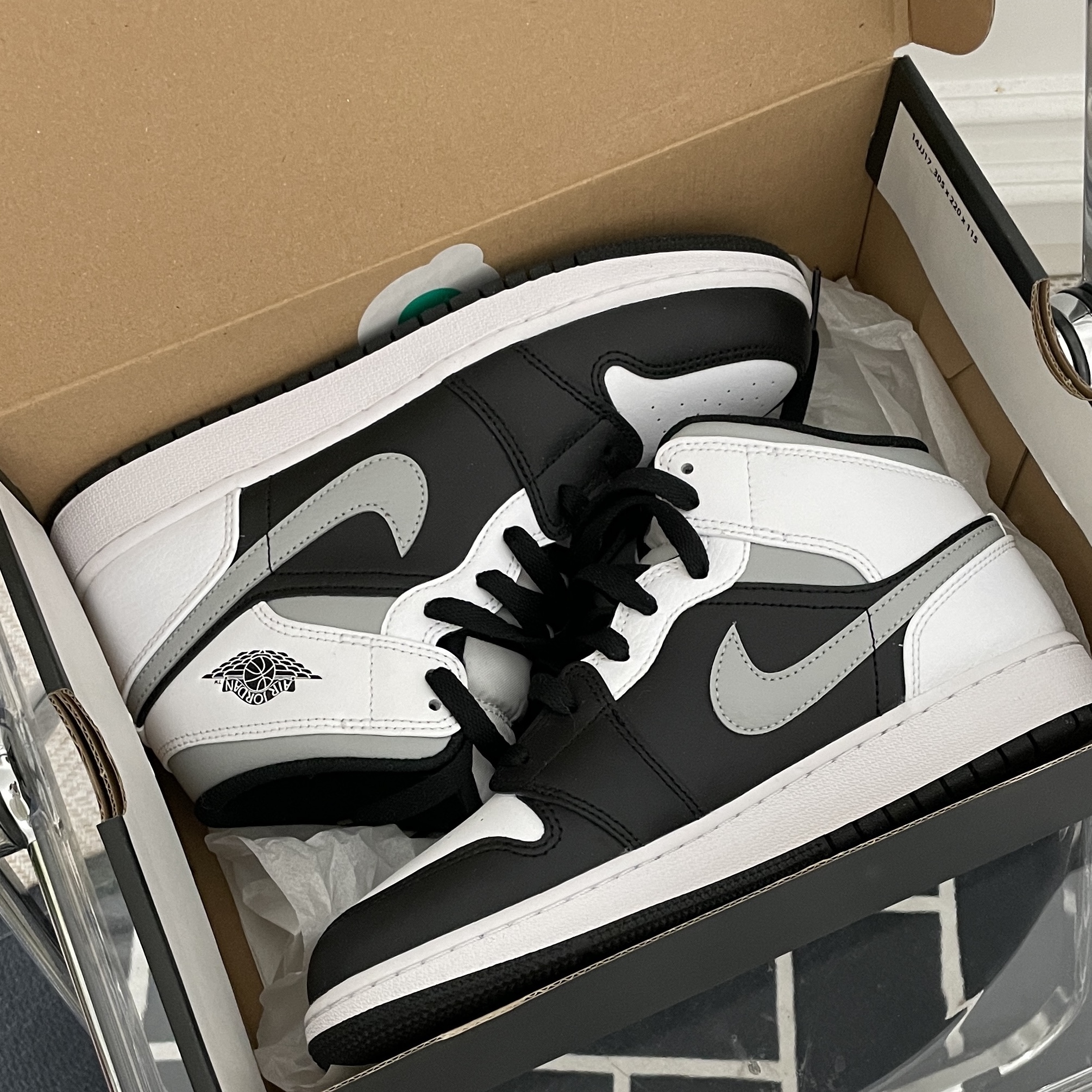 Jordan 1 Mid White Shadow 착용 스타일 - 5