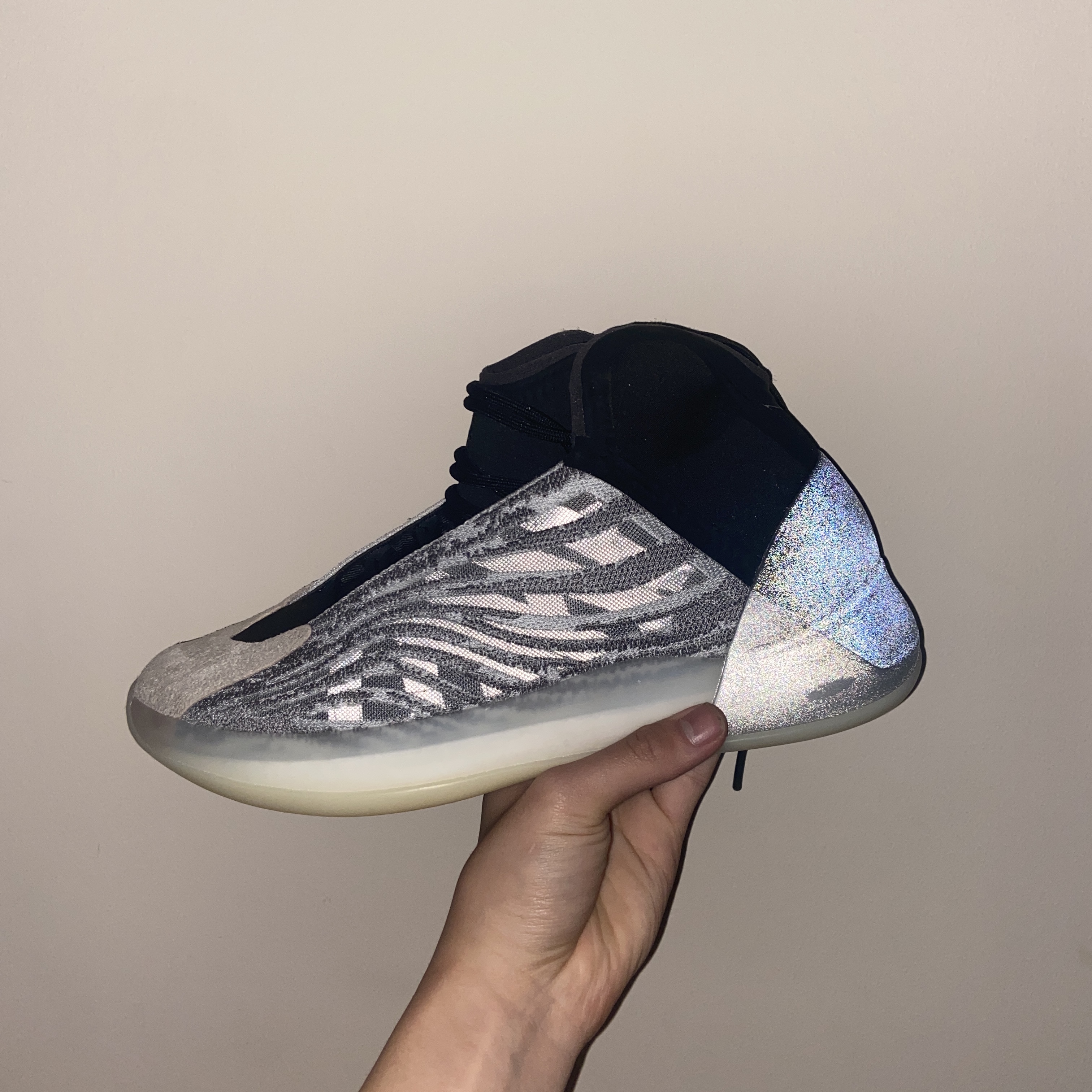 Adidas Yeezy QNTM Lifestyle 착용 스타일 - 1