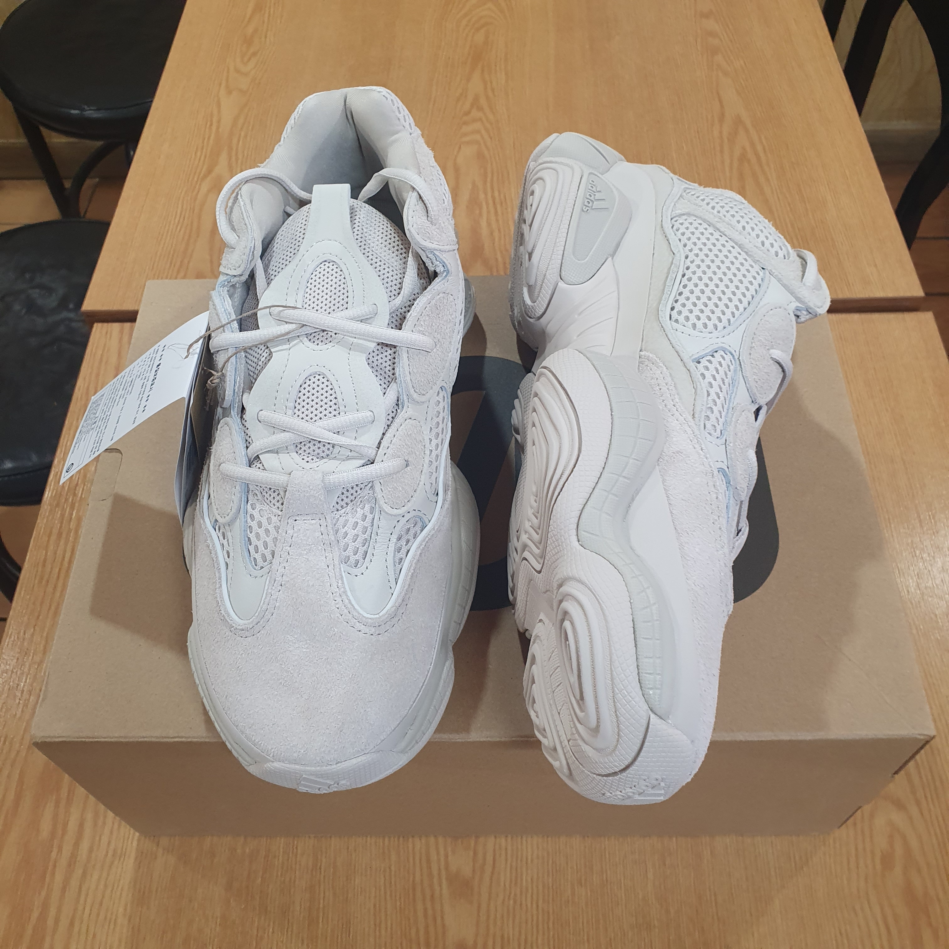Adidas Yeezy 500 Blush 2018 착용 스타일 - 3