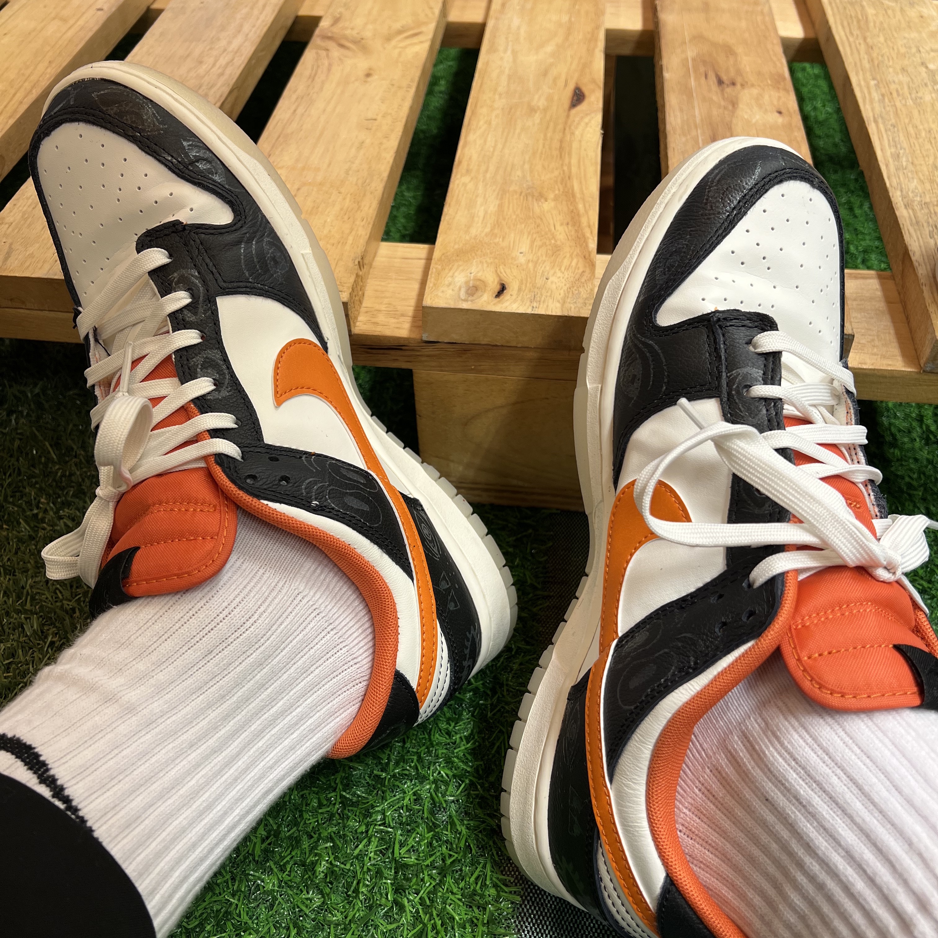 Nike Dunk Low Retro PRM Halloween 착용 스타일 - 1
