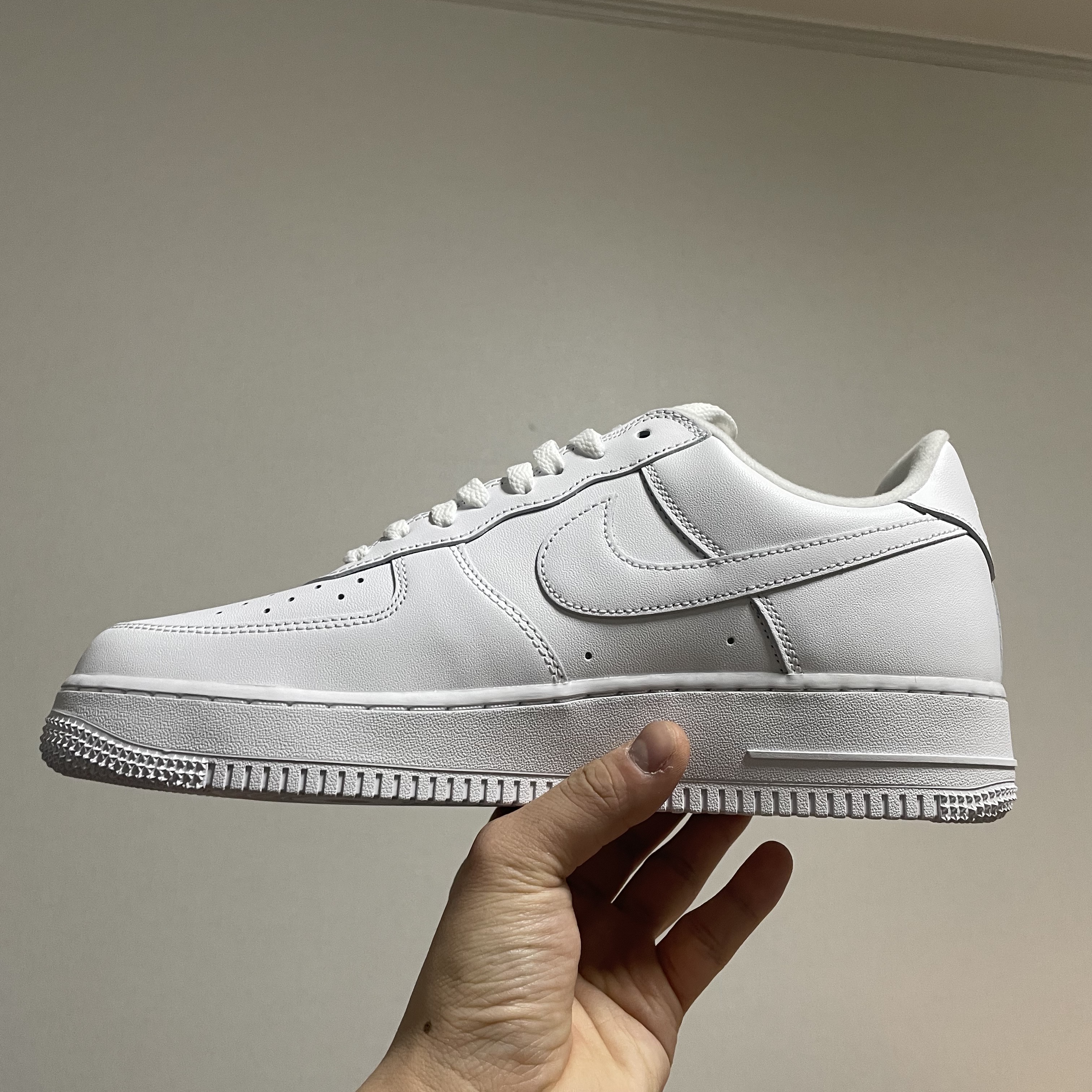 Nike x Supreme Air Force 1 Low White 착용 스타일 - 1