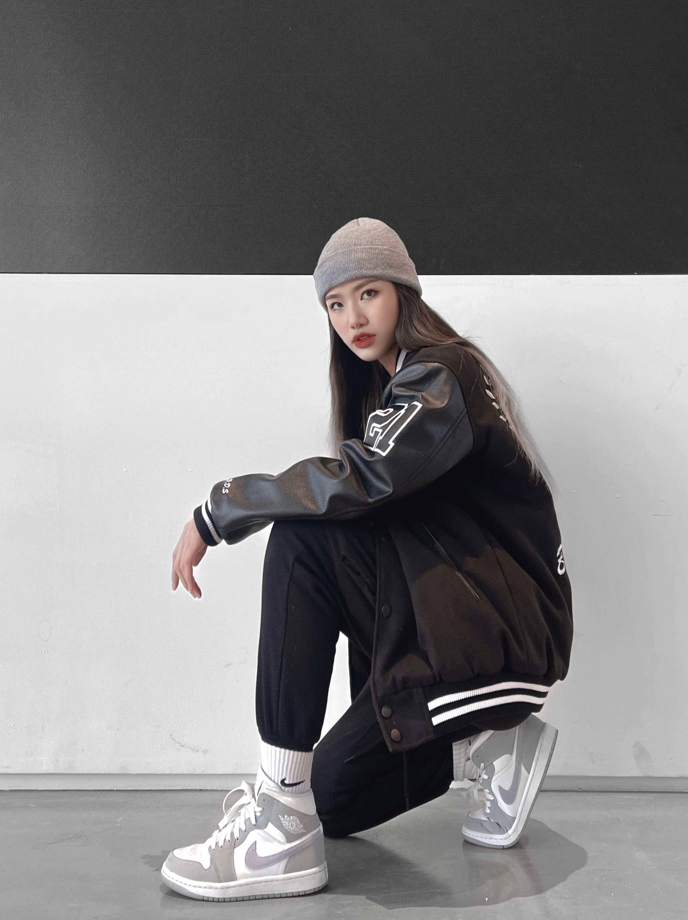 (W) Jordan 1 Mid Wolf Grey 착용 스타일 - 1