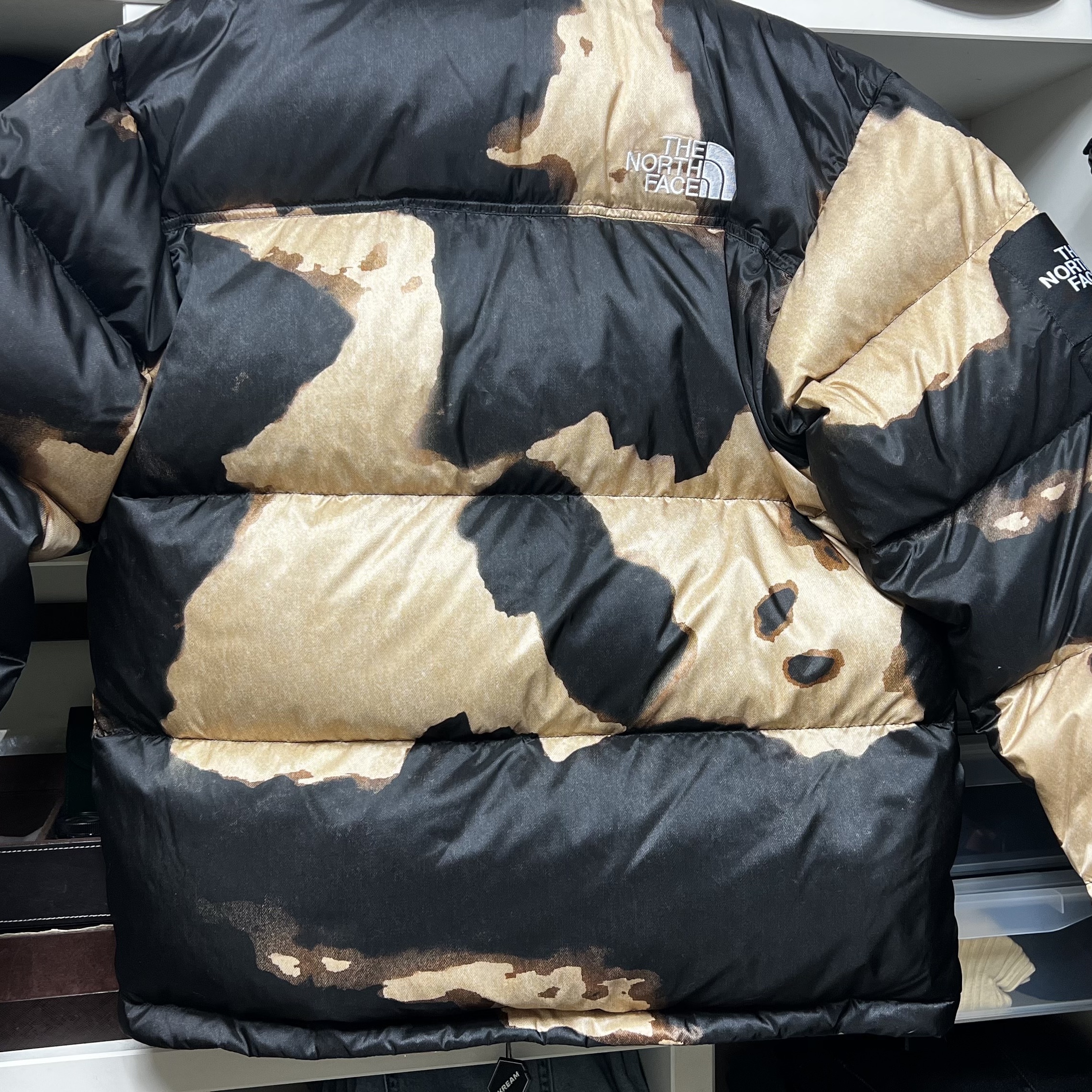 Supreme x The North Face Bleached Denim Print Nuptse Jacket Black - 21FW 착용 스타일 - 2