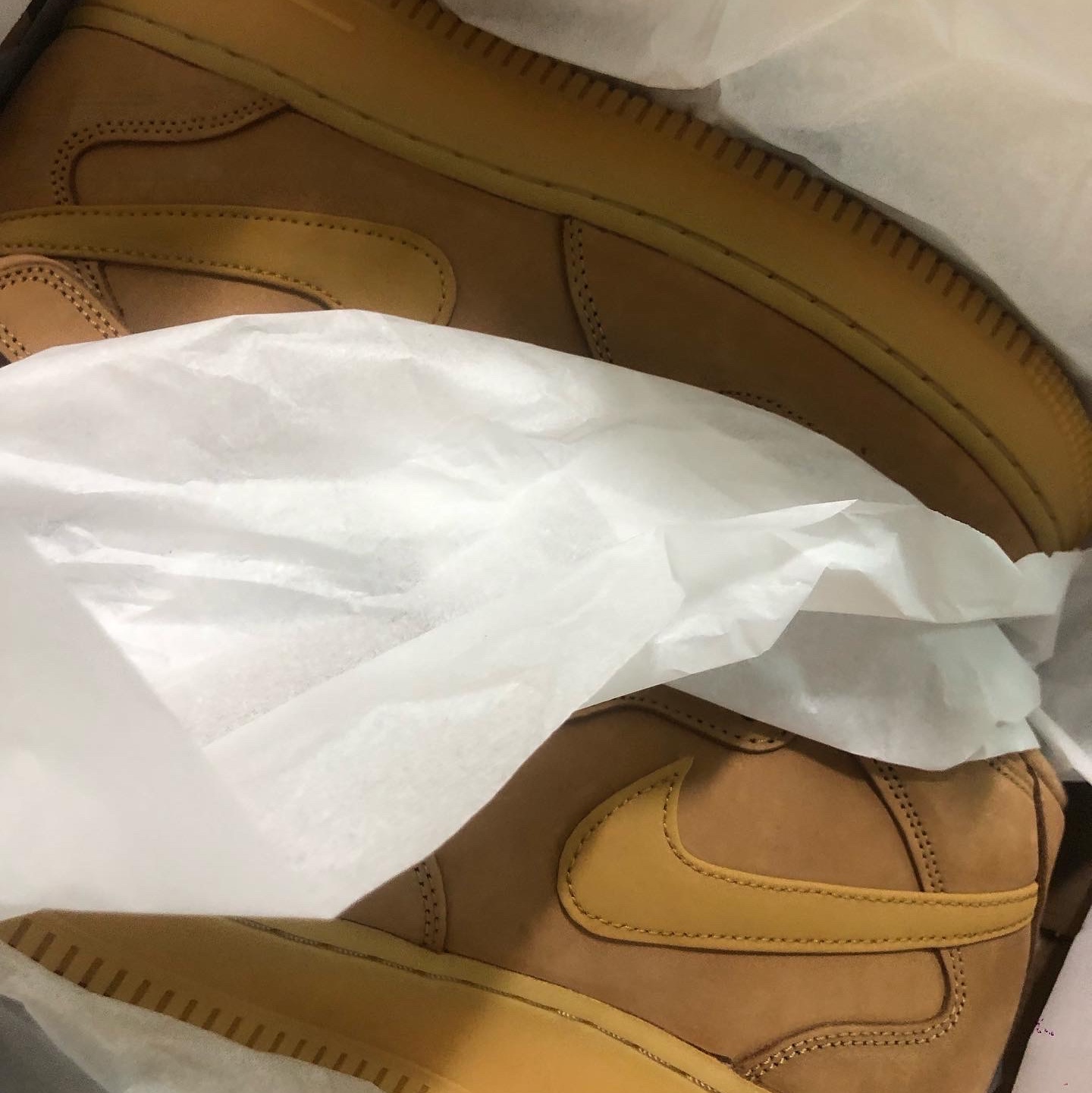 Nike Air Force 1 Mid '07 WB Flax 착용 스타일
