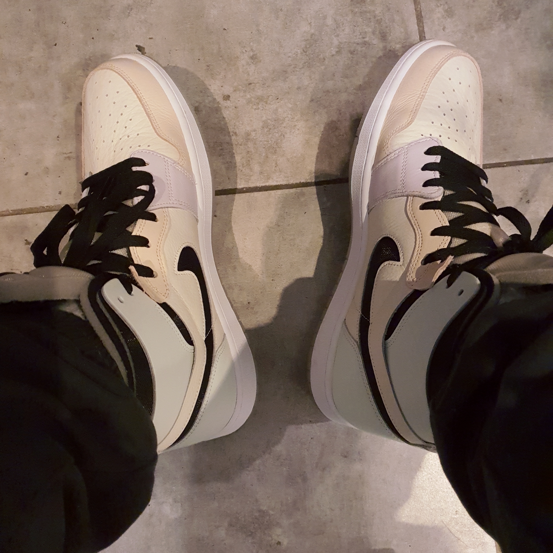(W) Jordan 1 Zoom Air CMFT Pale Ivory 착용 스타일