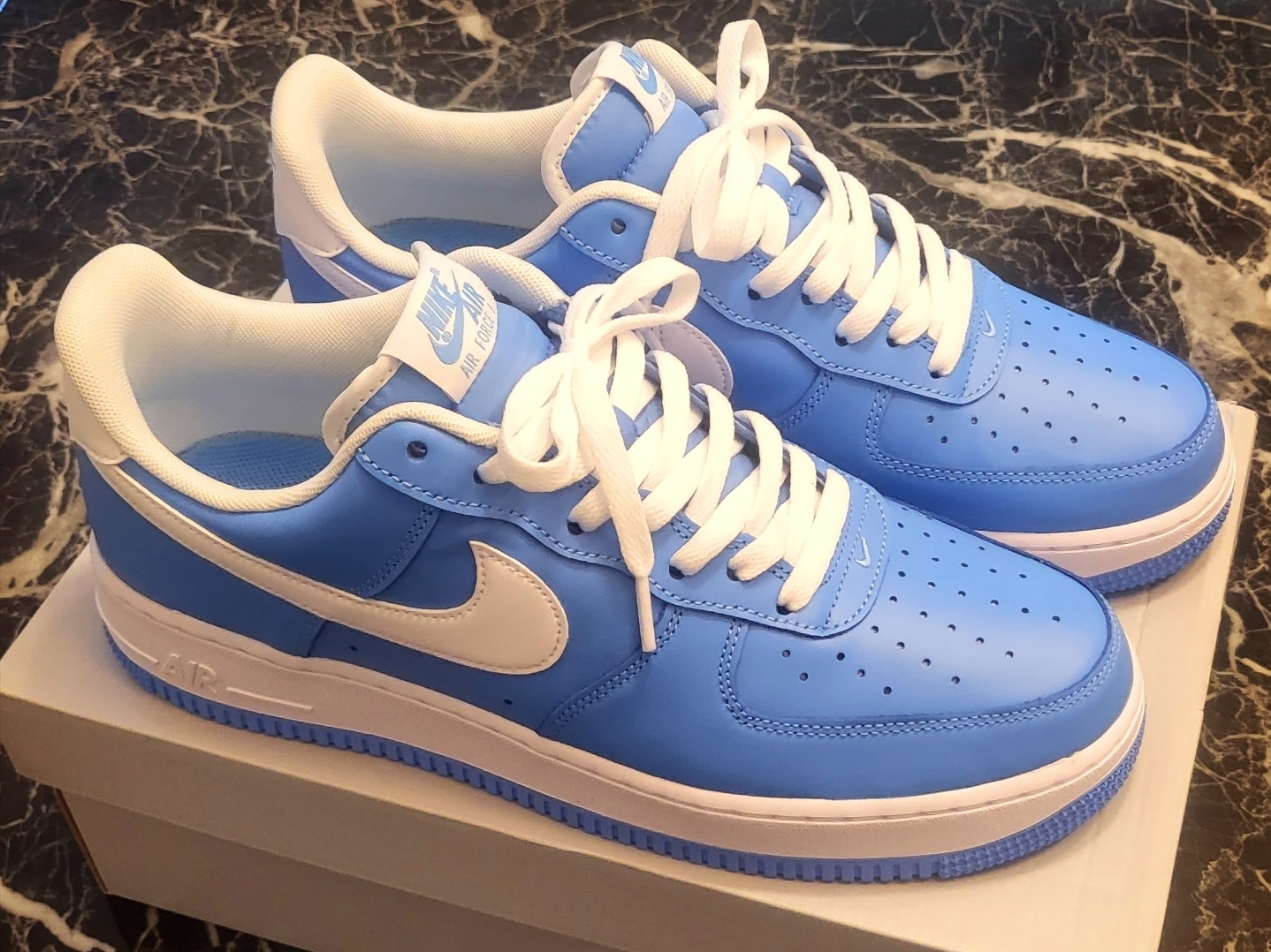 Nike Air Force 1 '07 Low University Blue 착용 스타일 - 1