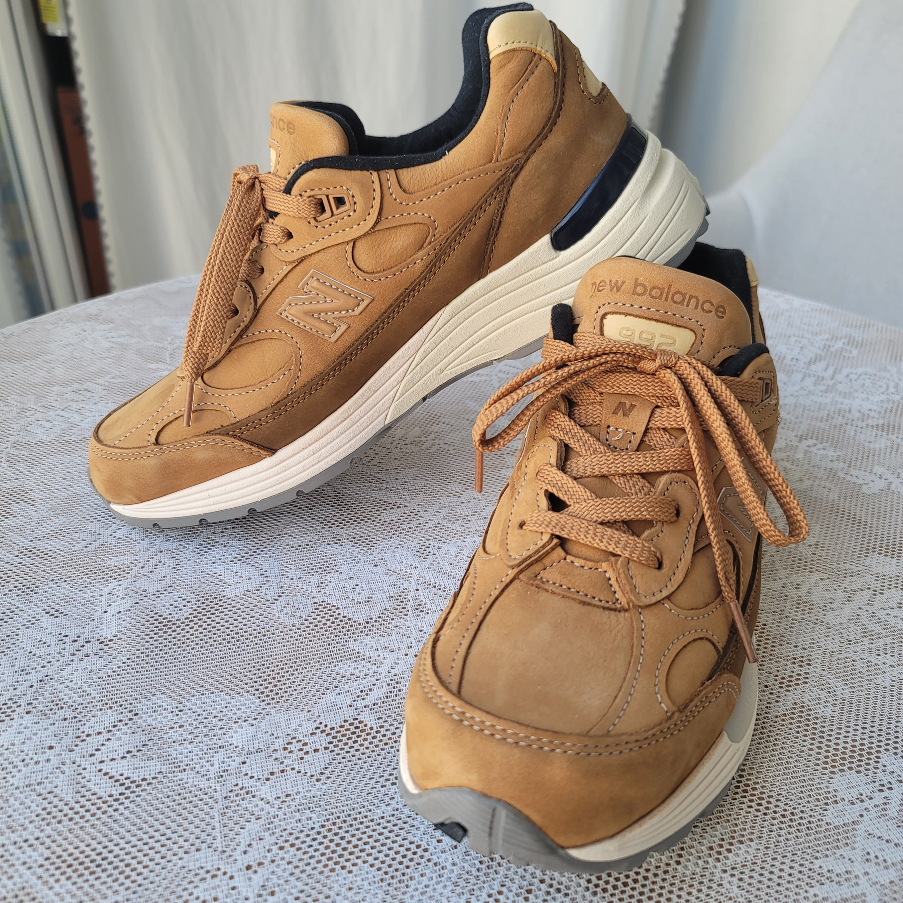 New Balance 992 Made in USA Brown 착용 스타일 - 2