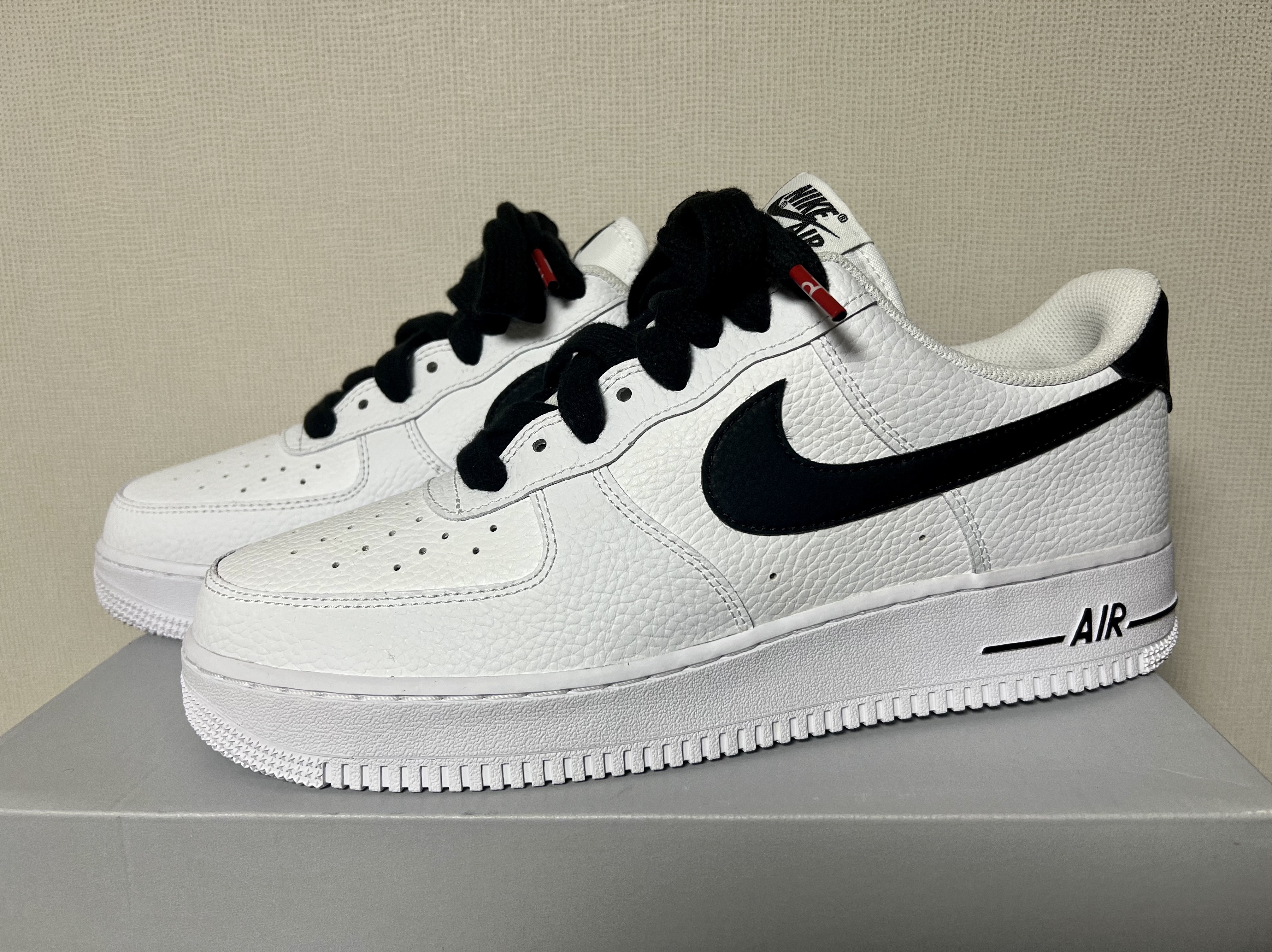 Nike Air Force 1 '07 White Black 착용 스타일 - 4