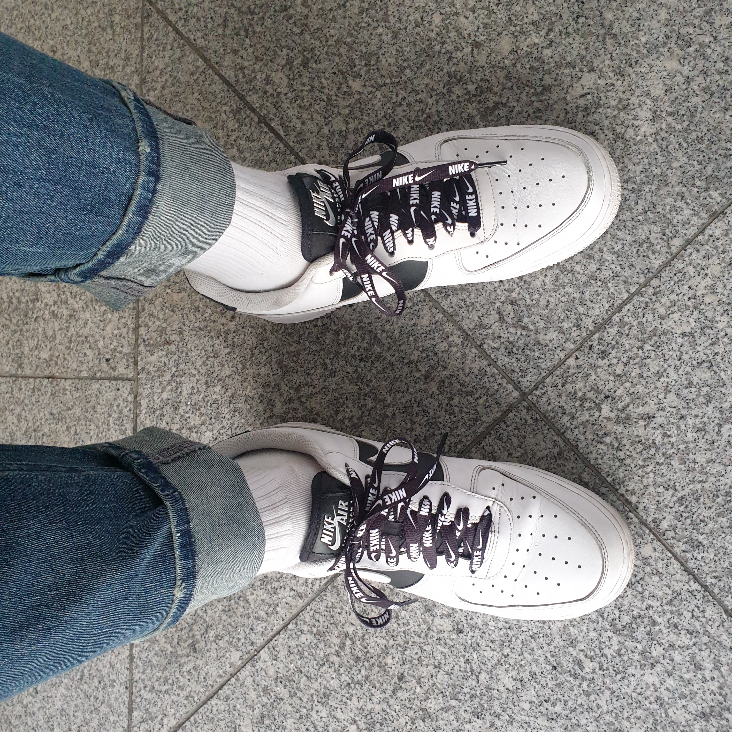 Nike Air Force 1 '07 PRM White Black 착용 스타일