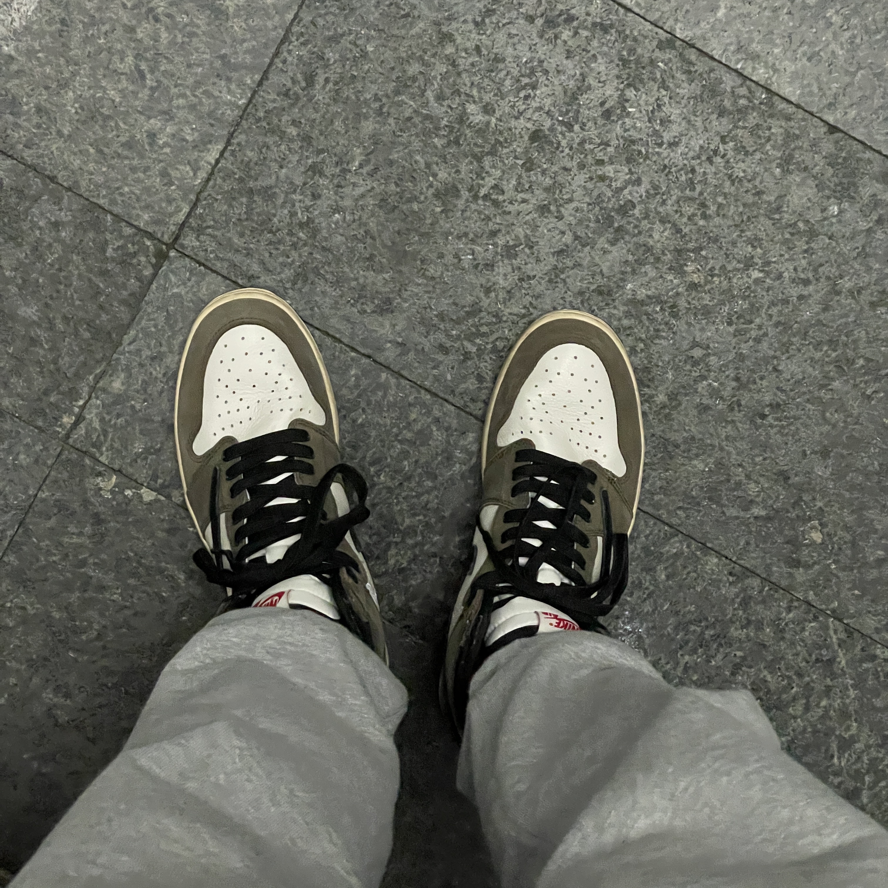 Jordan 1 x Travis Scott Retro High OG SP Mocha 착용 스타일