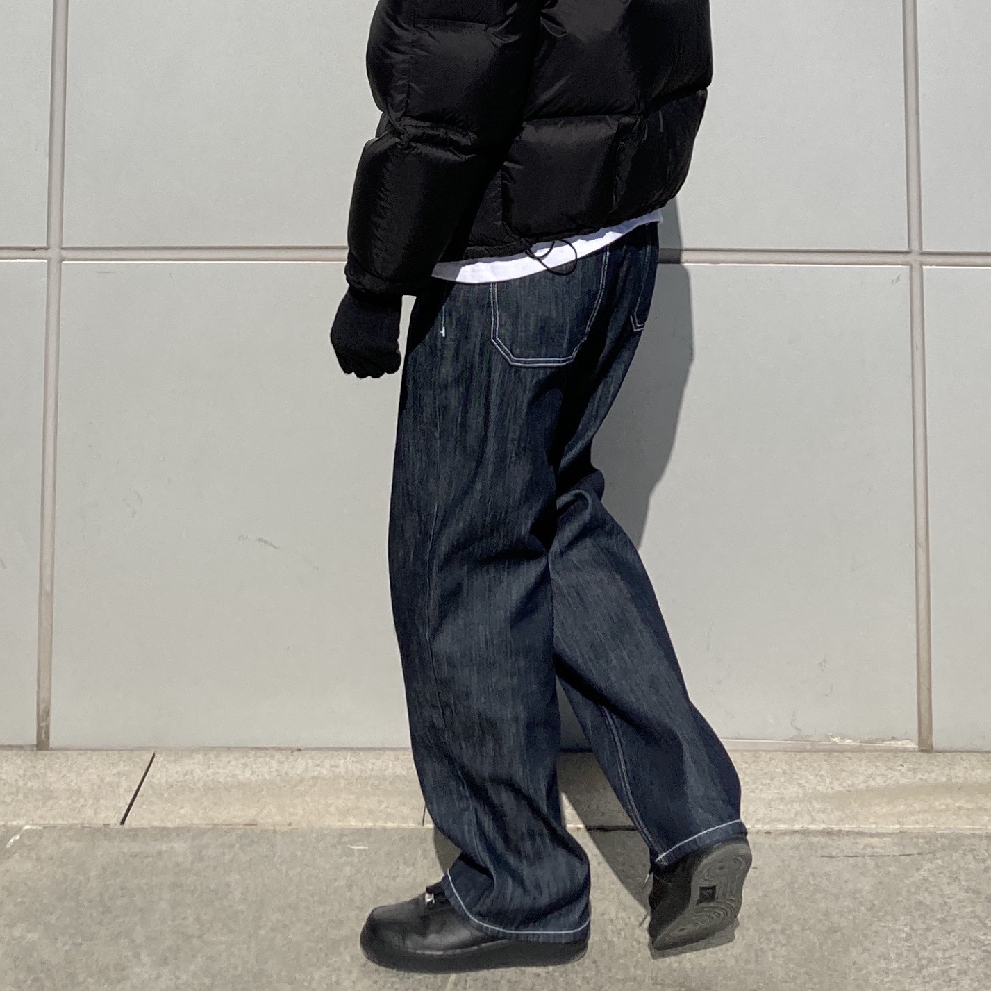 Nike Air Force 1 '07 Low Triple Black 착용 스타일 - 2